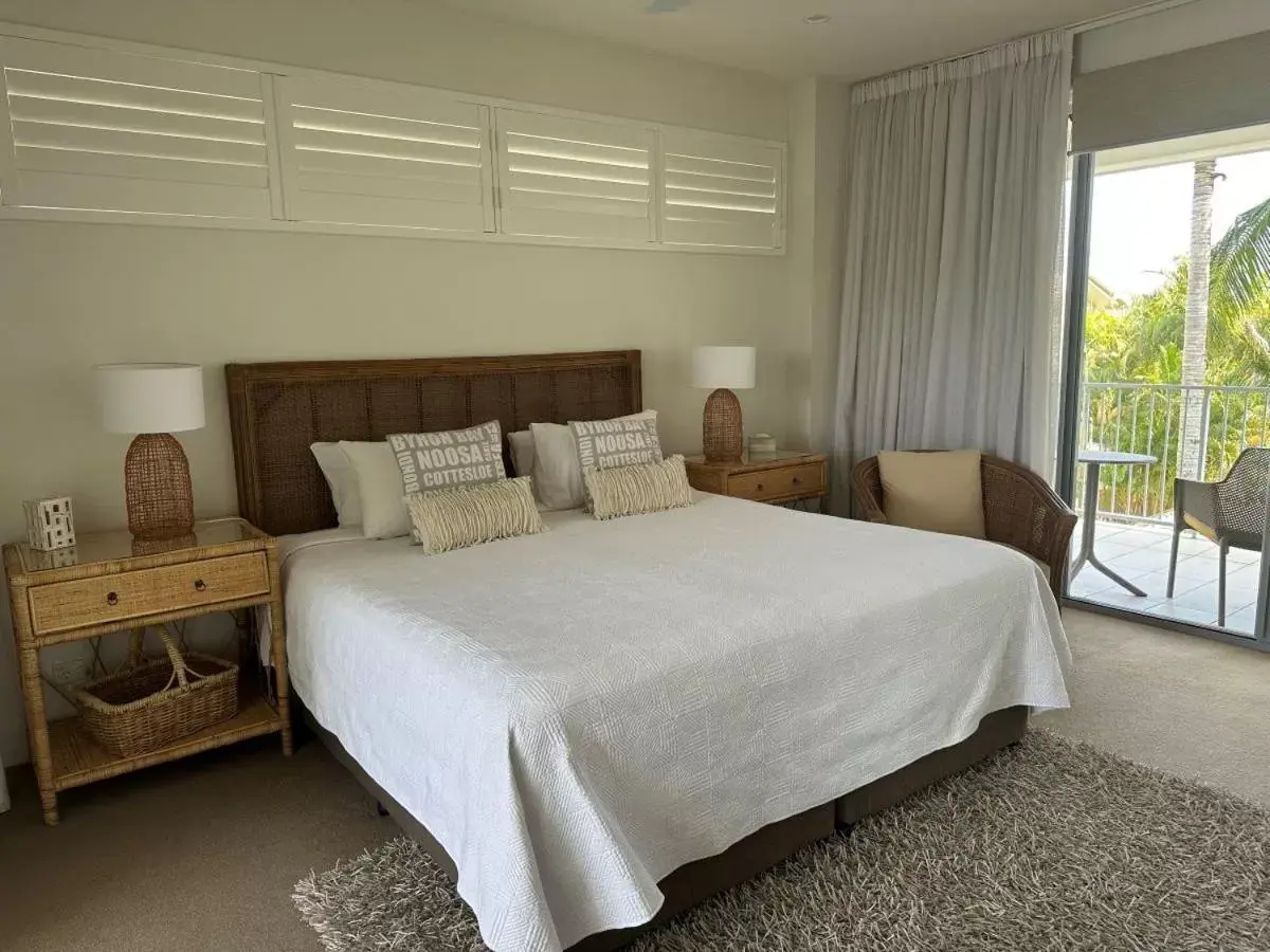 Bed in Metzo Noosa Resort