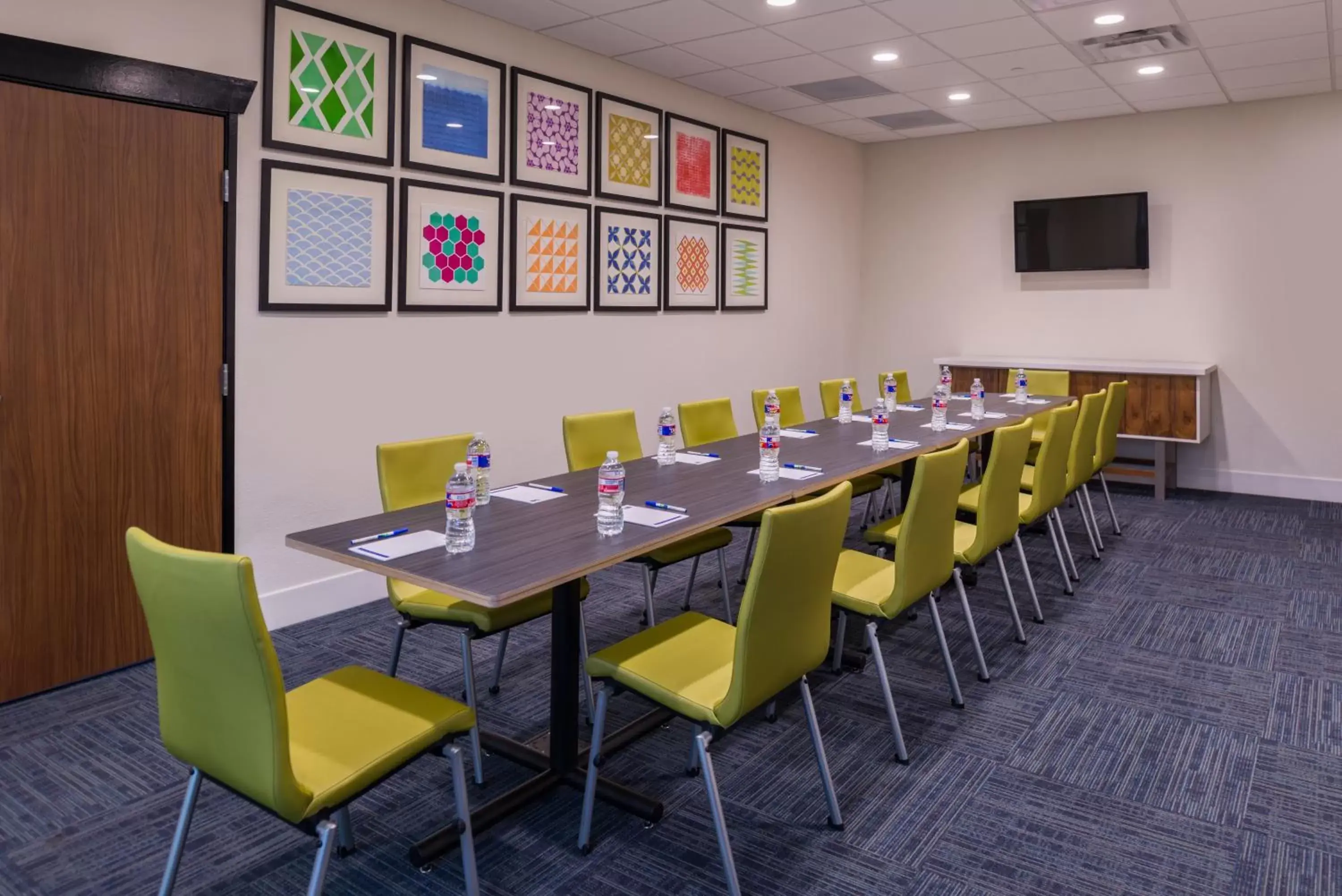 Meeting/conference room in Holiday Inn Express Fort Worth West, an IHG Hotel