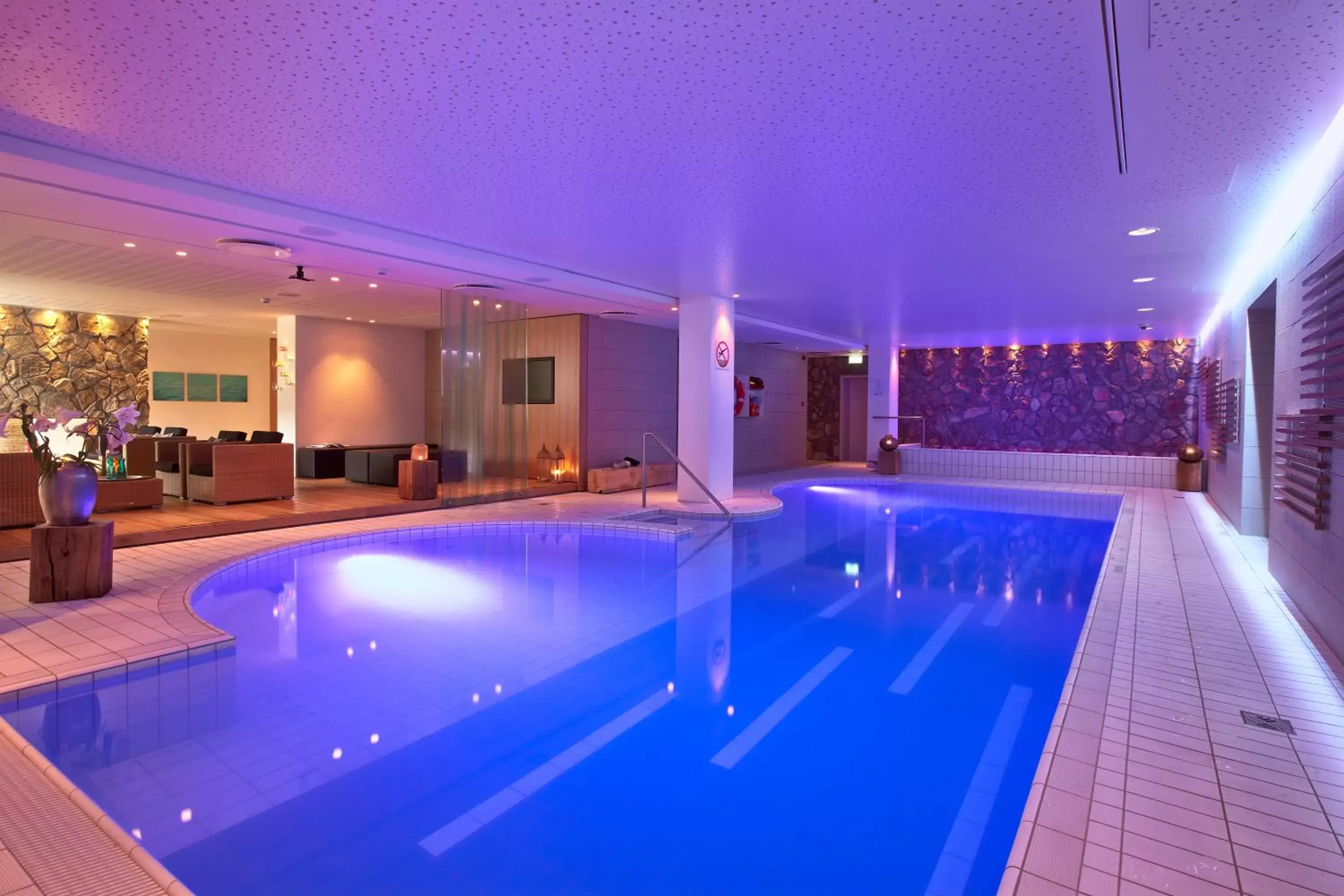 Spa and wellness centre/facilities, Swimming Pool in Reykjavik Natura - Berjaya Iceland Hotels