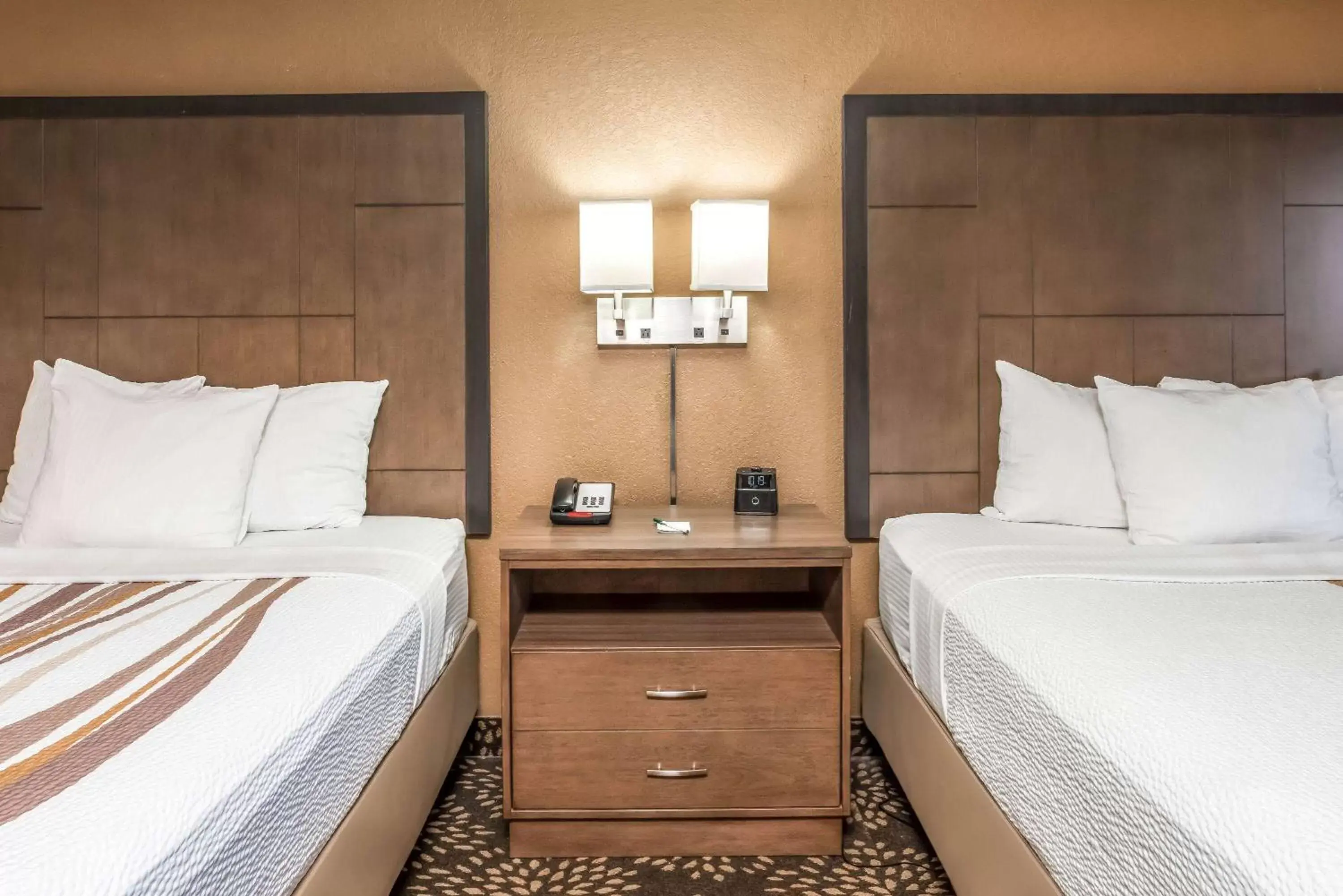 Photo of the whole room, Bed in La Quinta by Wyndham Wenatchee Photo of the whole room, Bed in La Quinta by Wyndham Wenatchee