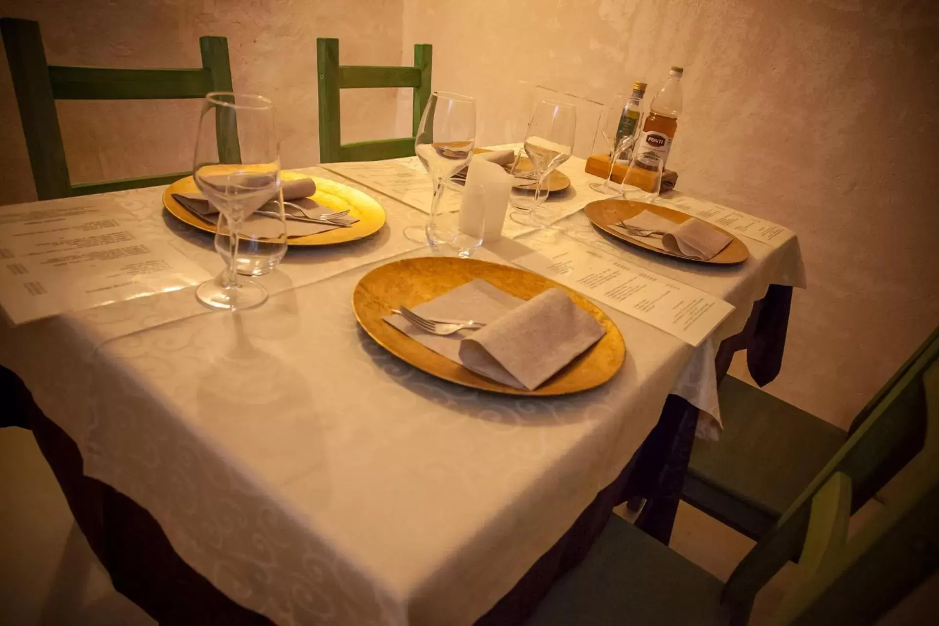 Restaurant/Places to Eat in Hotel Garni Le Corti