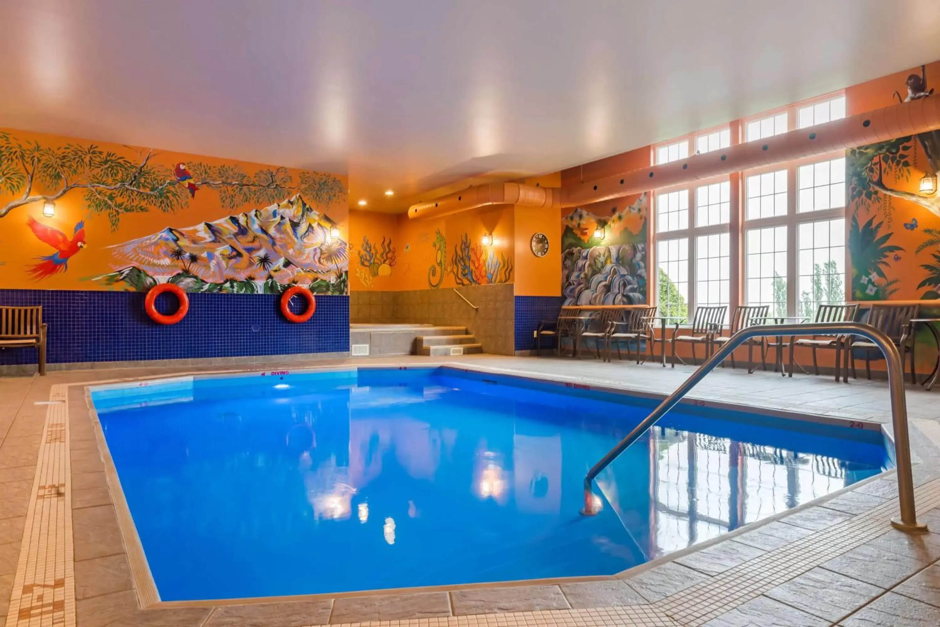 Pool view, Swimming Pool in Best Western Plus Grand-Sault Hotel & Suites