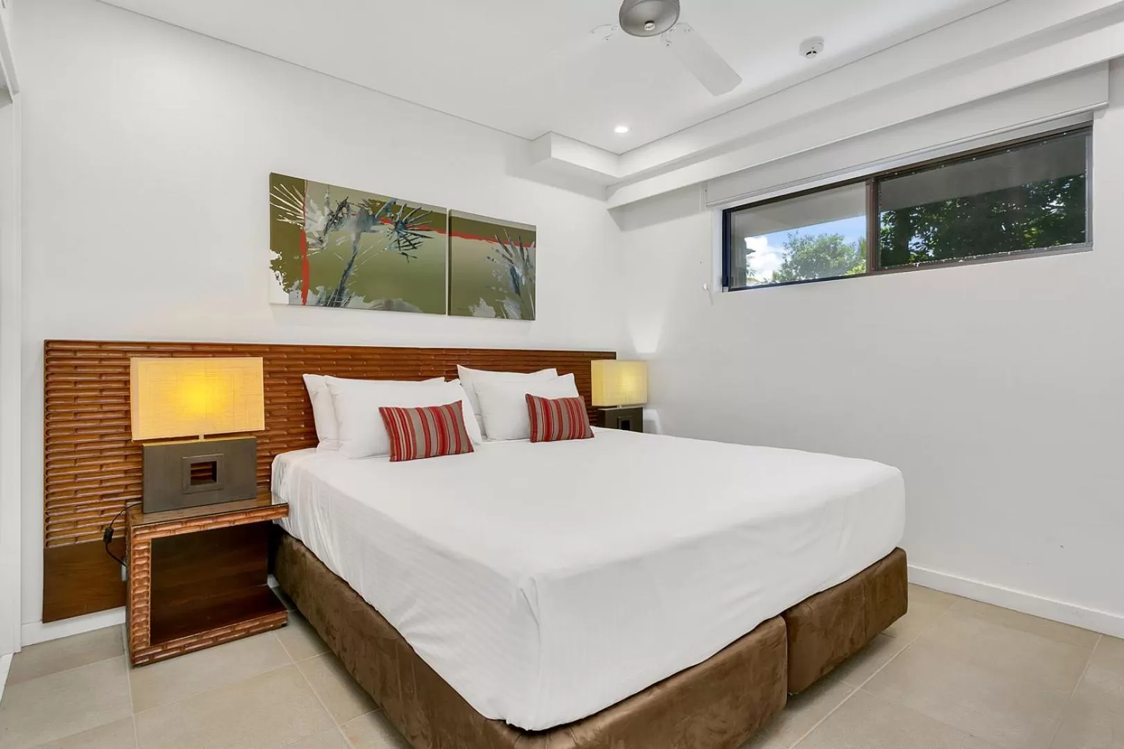 Bed in Port Douglas Private Apartments in Temple