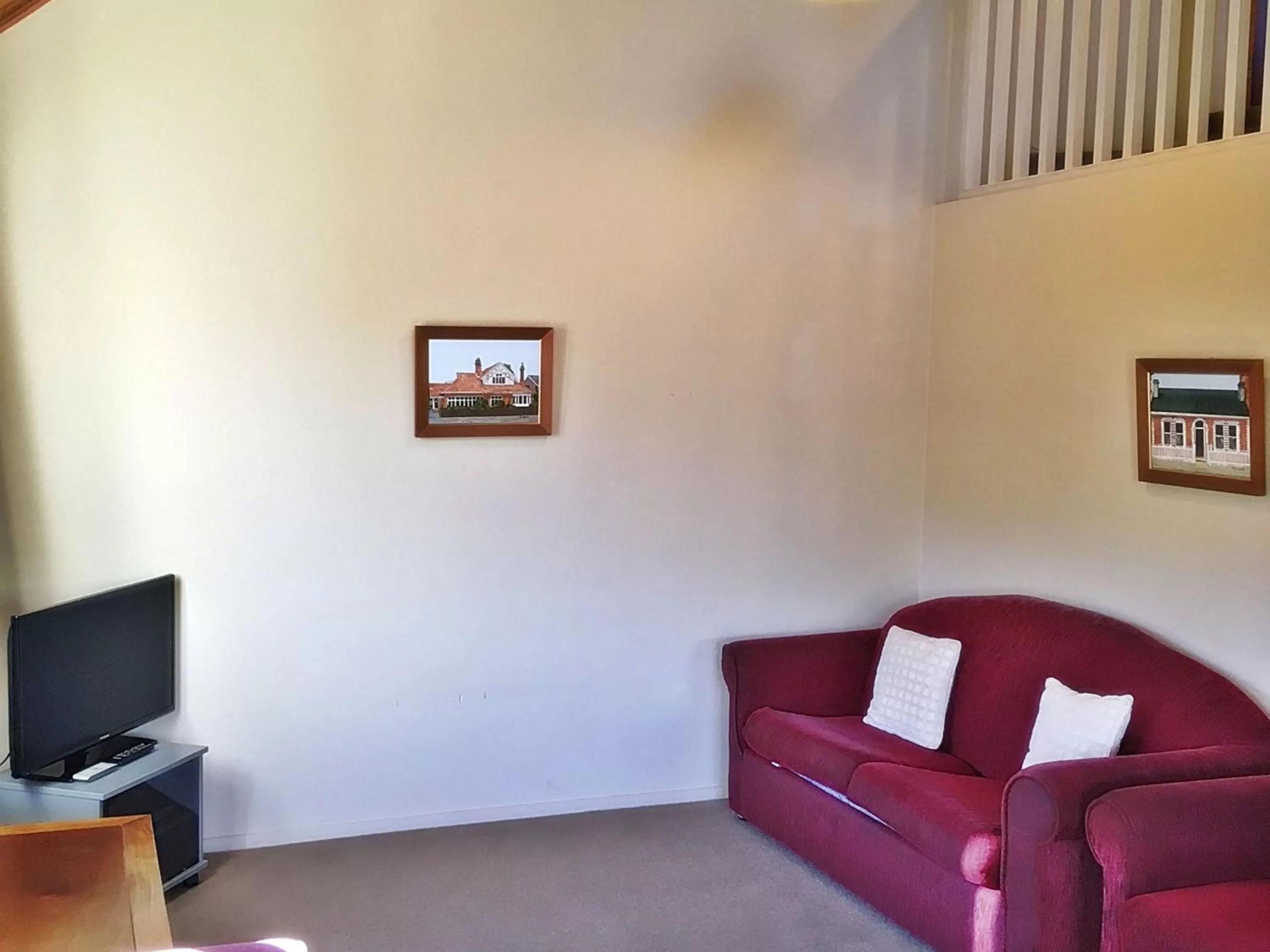 Living room in Woodlands Motels And Apartments