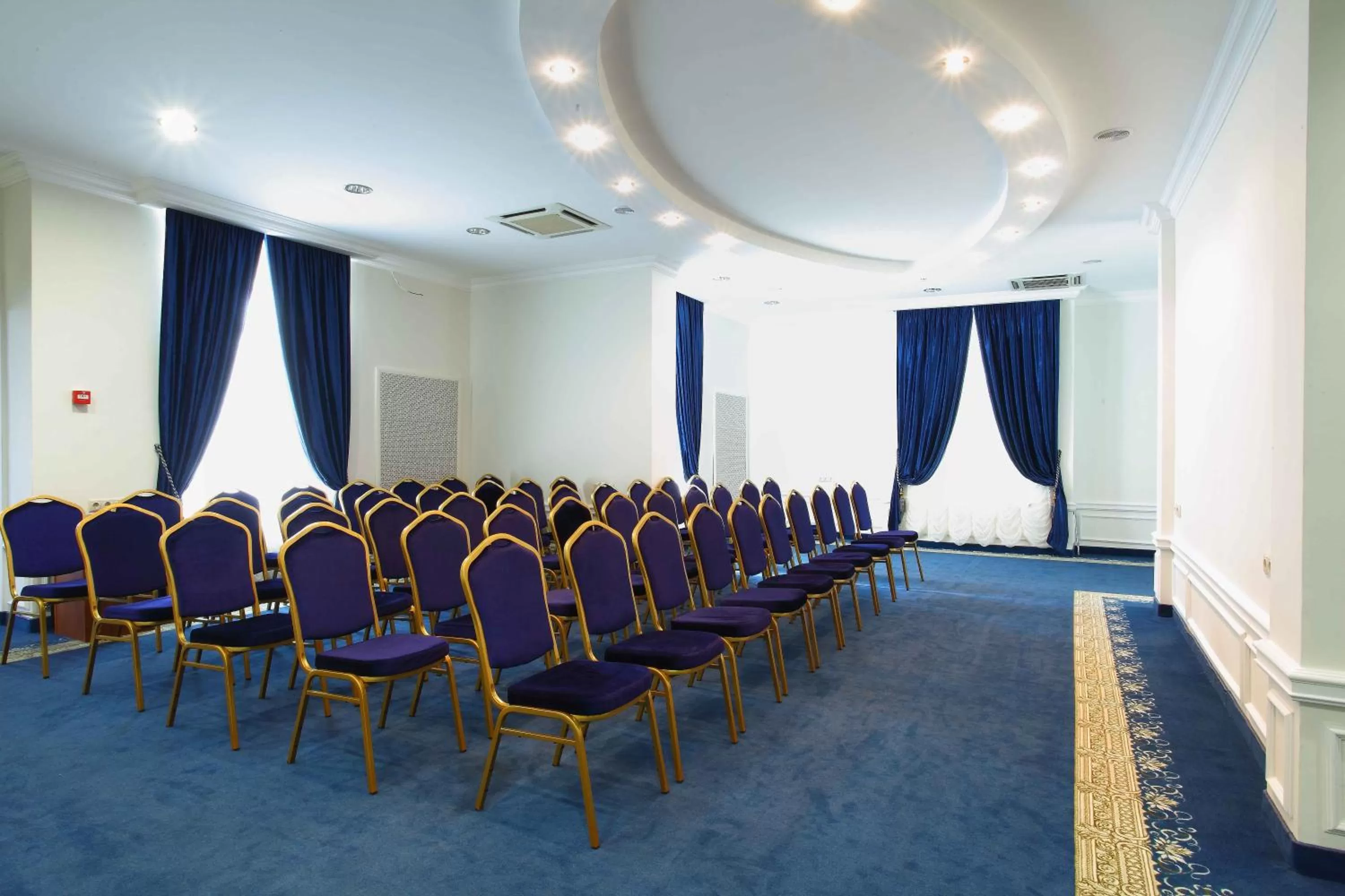 Business facilities in Olympic Hotel