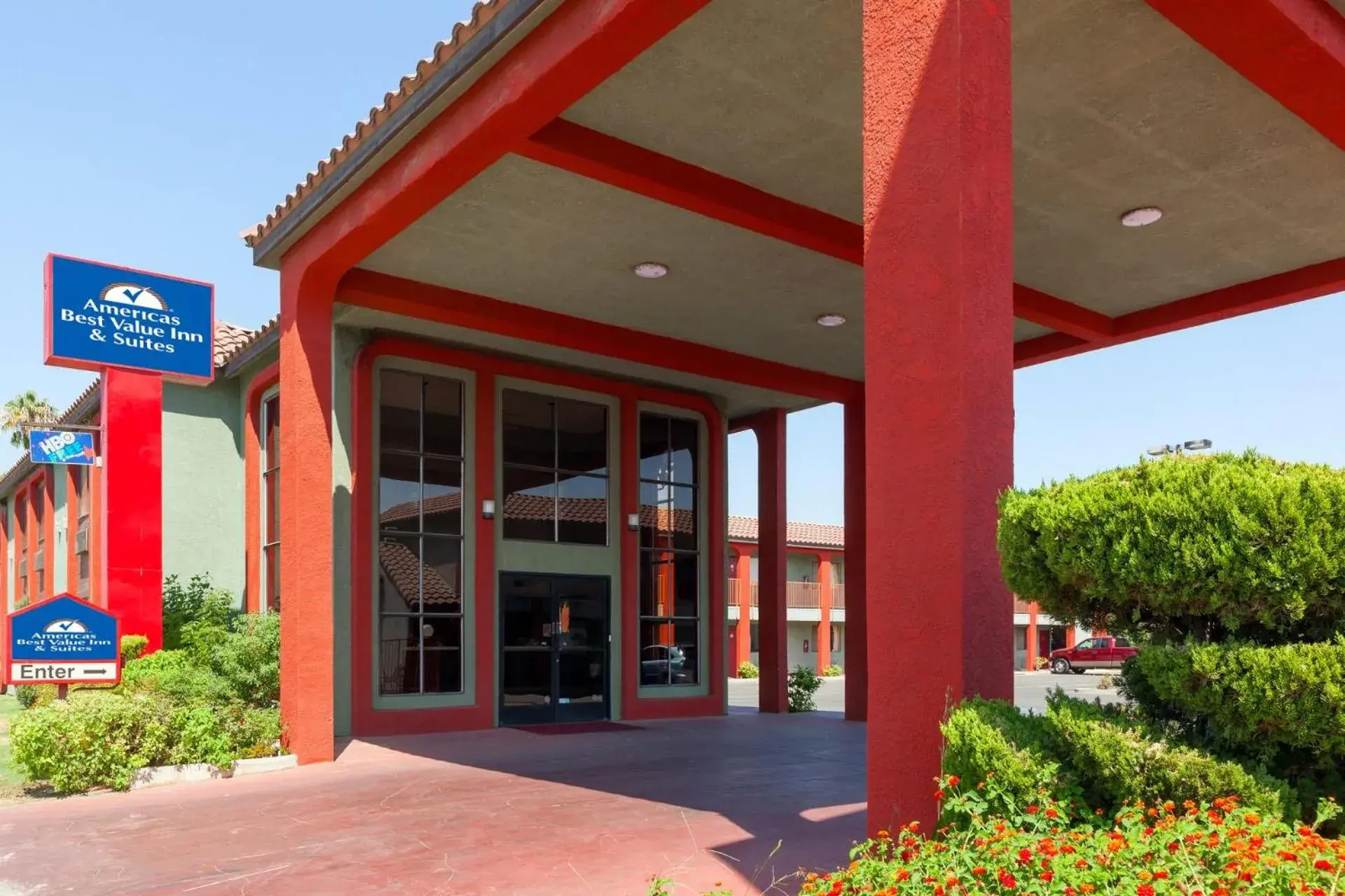 Property building in America's Best Value Inn & Suites Bakersfield Central Property building in America's Best Value Inn & Suites Bakersfield Central