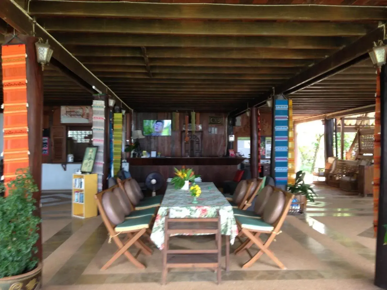 Restaurant/Places to Eat in Ruen Thai Rim Haad Resort