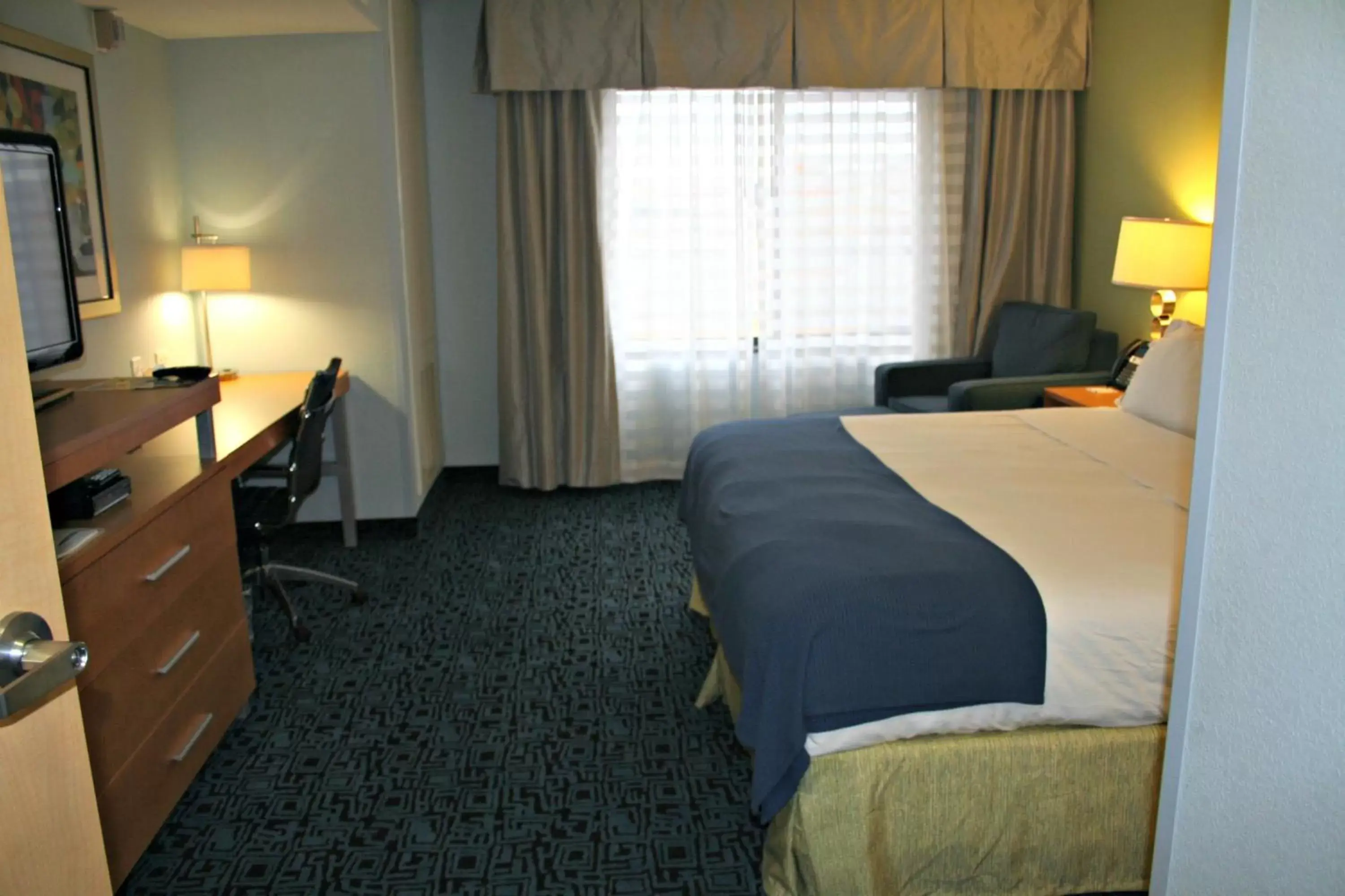 Photo of the whole room, Bed in Holiday Inn Express Hotel & Suites Rock Springs Green River, an IHG Hotel