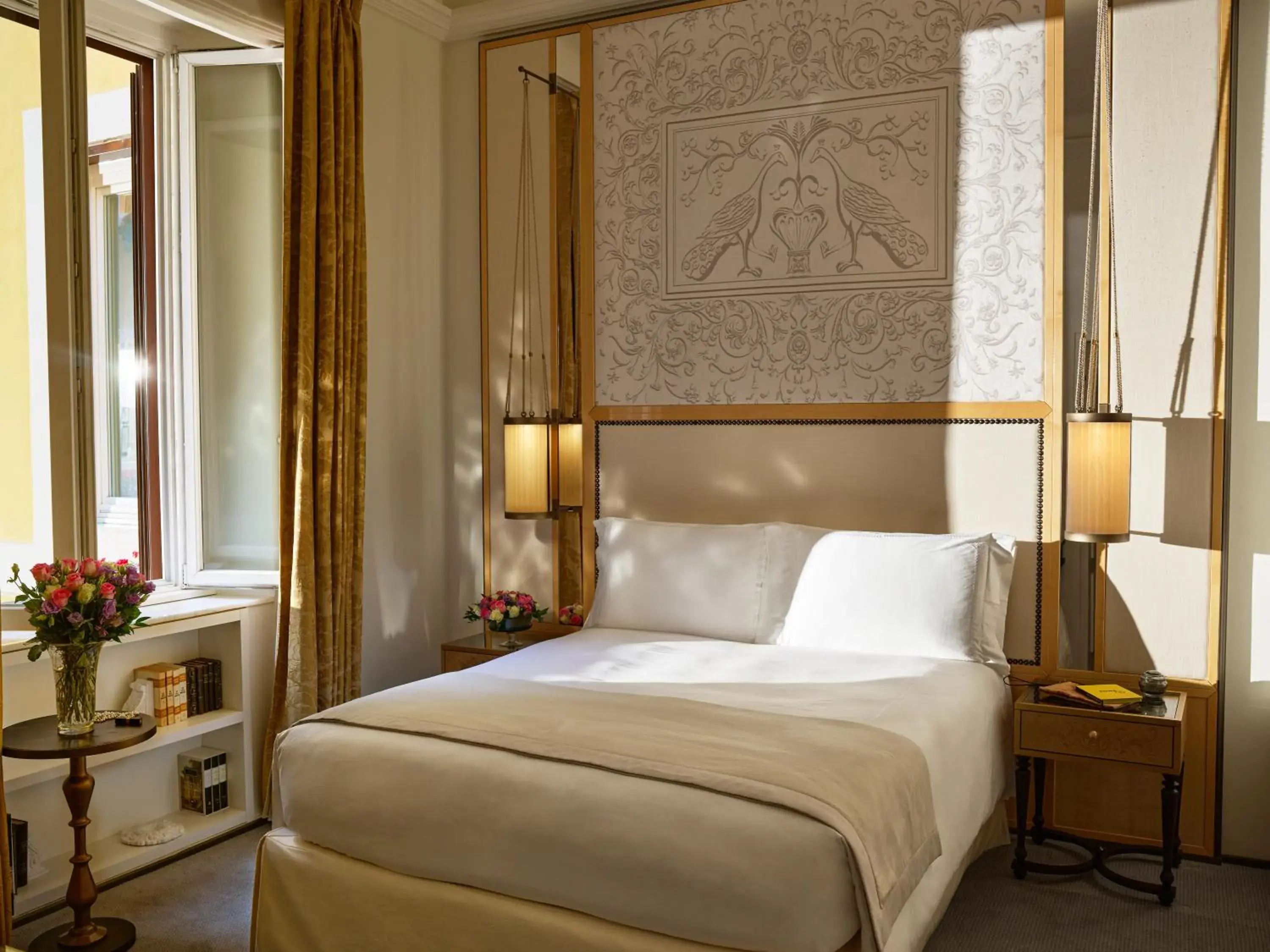 Bedroom, Bed in Hotel Eden - Dorchester Collection