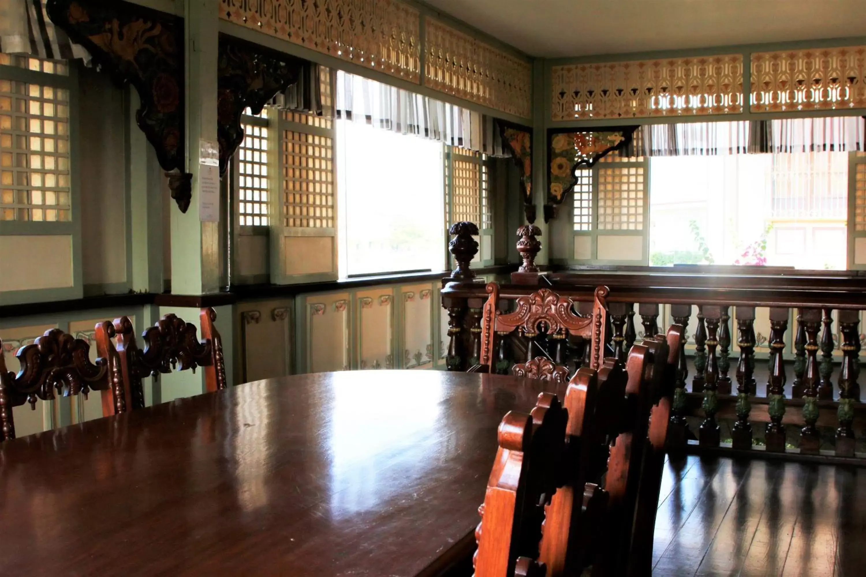 Living room in Las Casas Filipinas de Acuzar