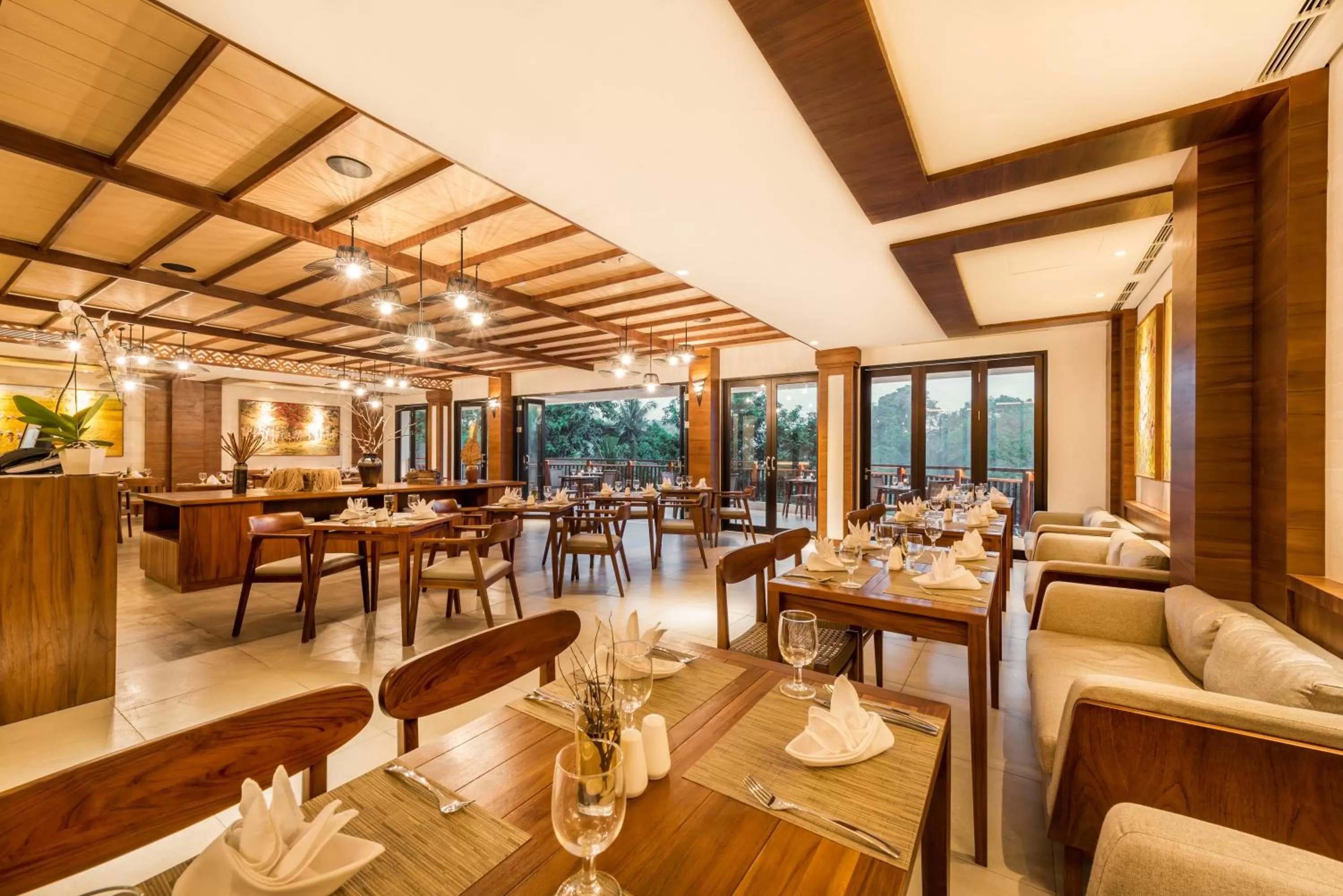 Restaurant/places to eat in tanadewa Resort Ubud Bali by Cross Collection