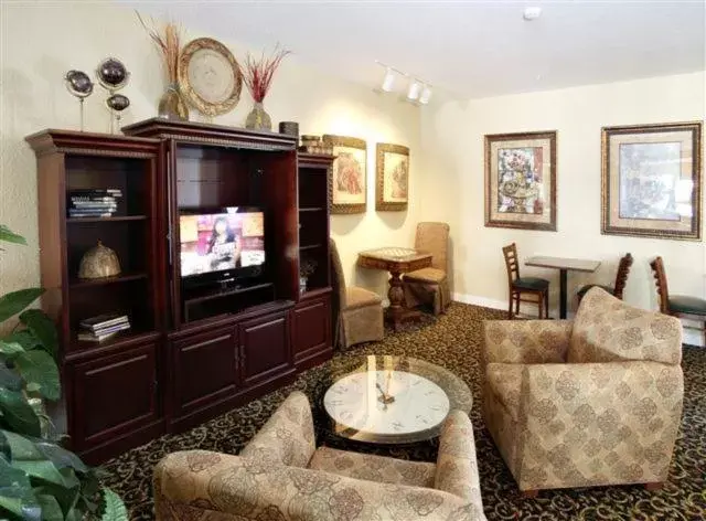 Seating Area in GrandStay Residential Suites Hotel Faribault