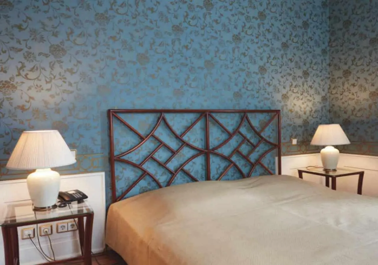 Bedroom, Bed in Hotel Snorrenburg GmbH