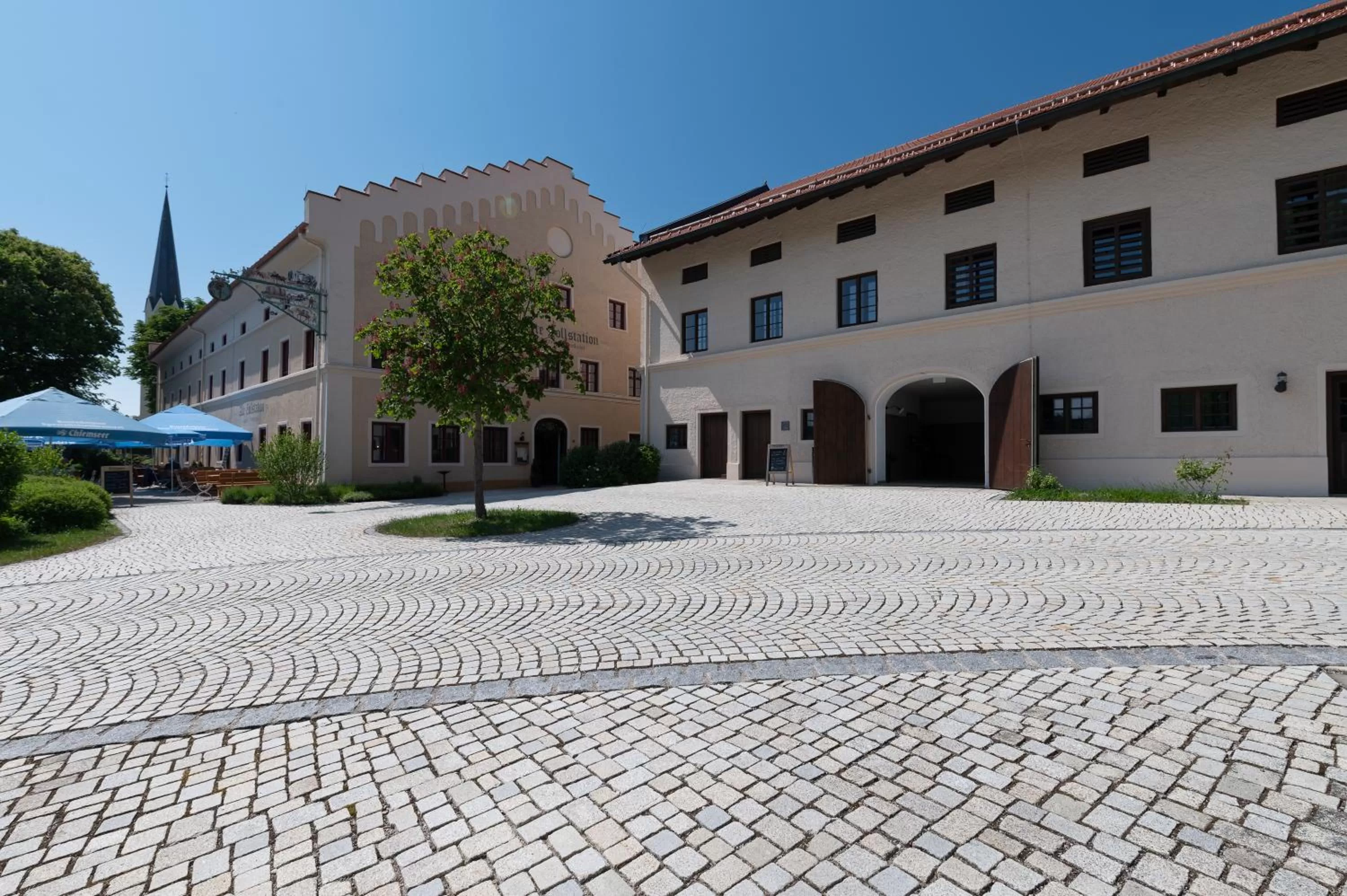 Property building in LANDHOTEL ALTE ZOLLSTATION- Historical Building