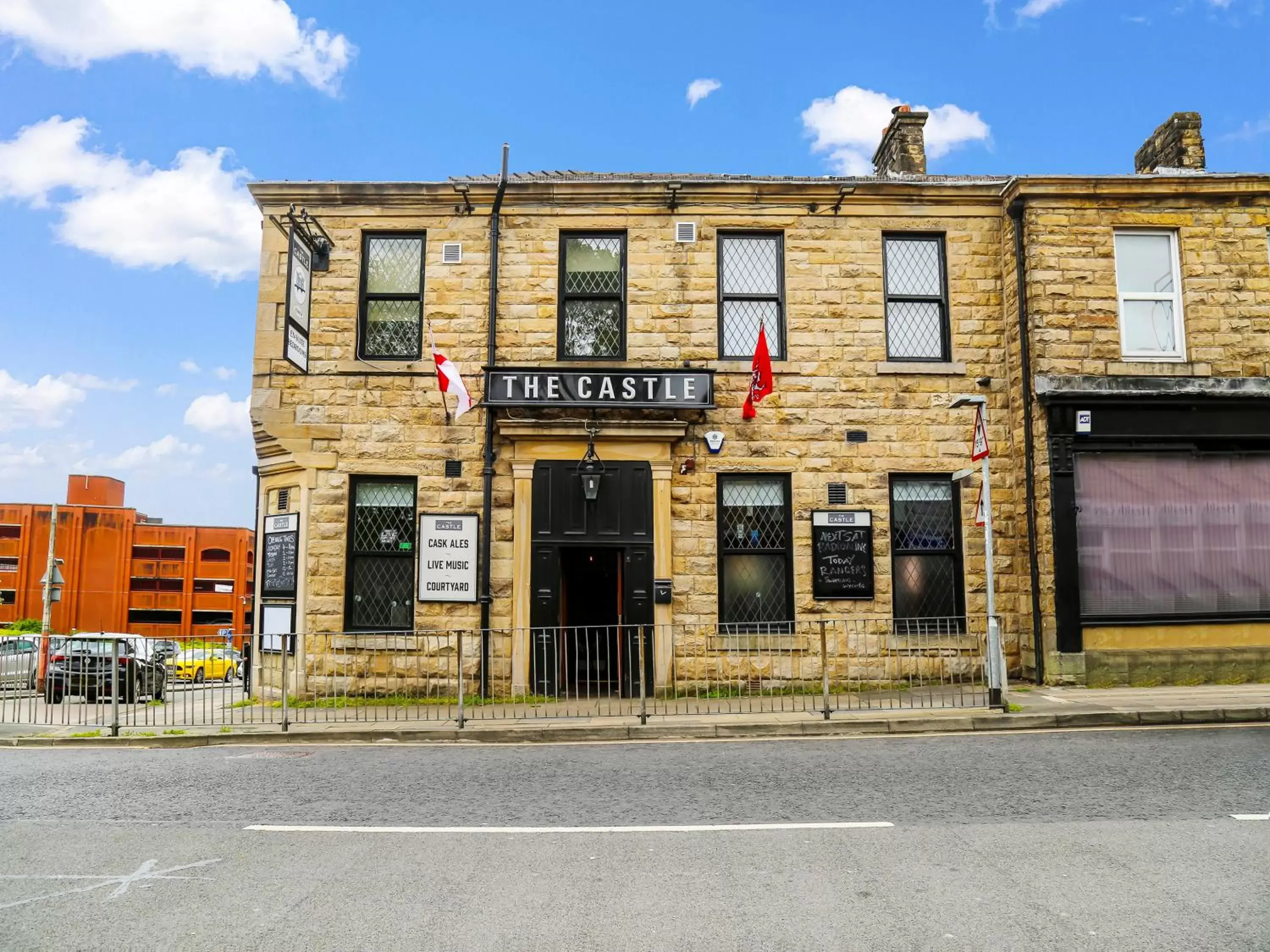 Facade/entrance, Property Building in OYO Castle Hotel, Accrington