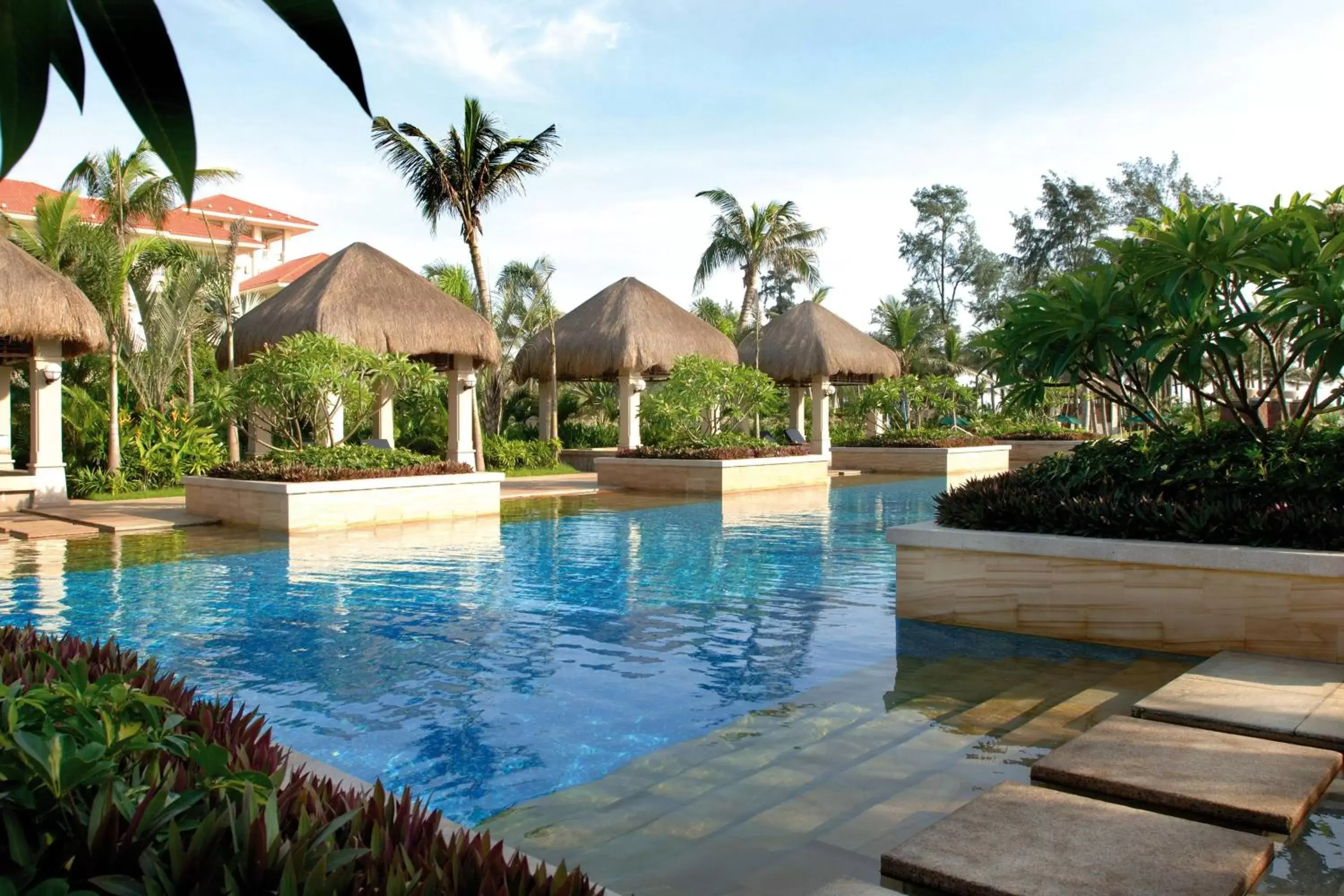 Swimming Pool in Sheraton Haikou Hotel