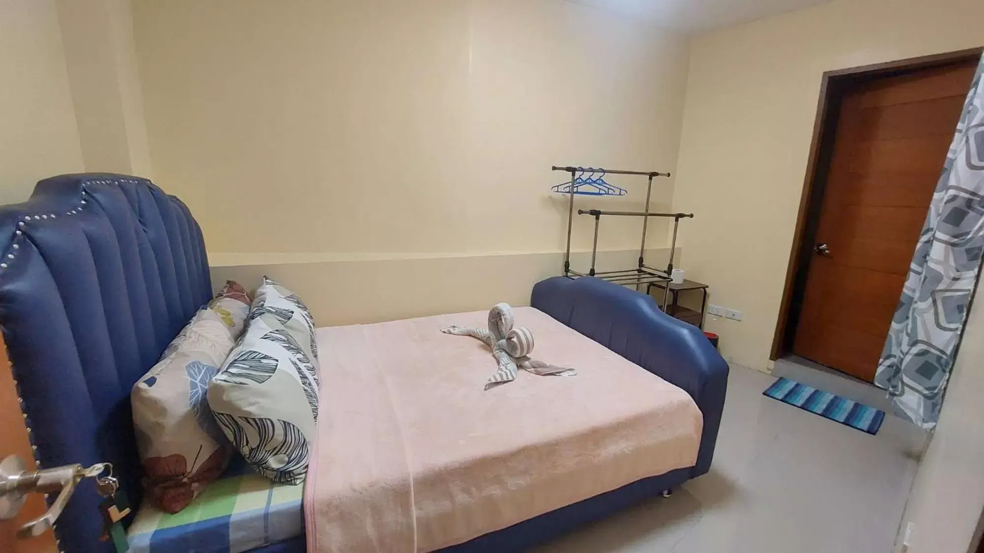 Budget Double Room in Aussie Inn Baguio City Direct Budget Double Room in Aussie Inn Baguio City Direct