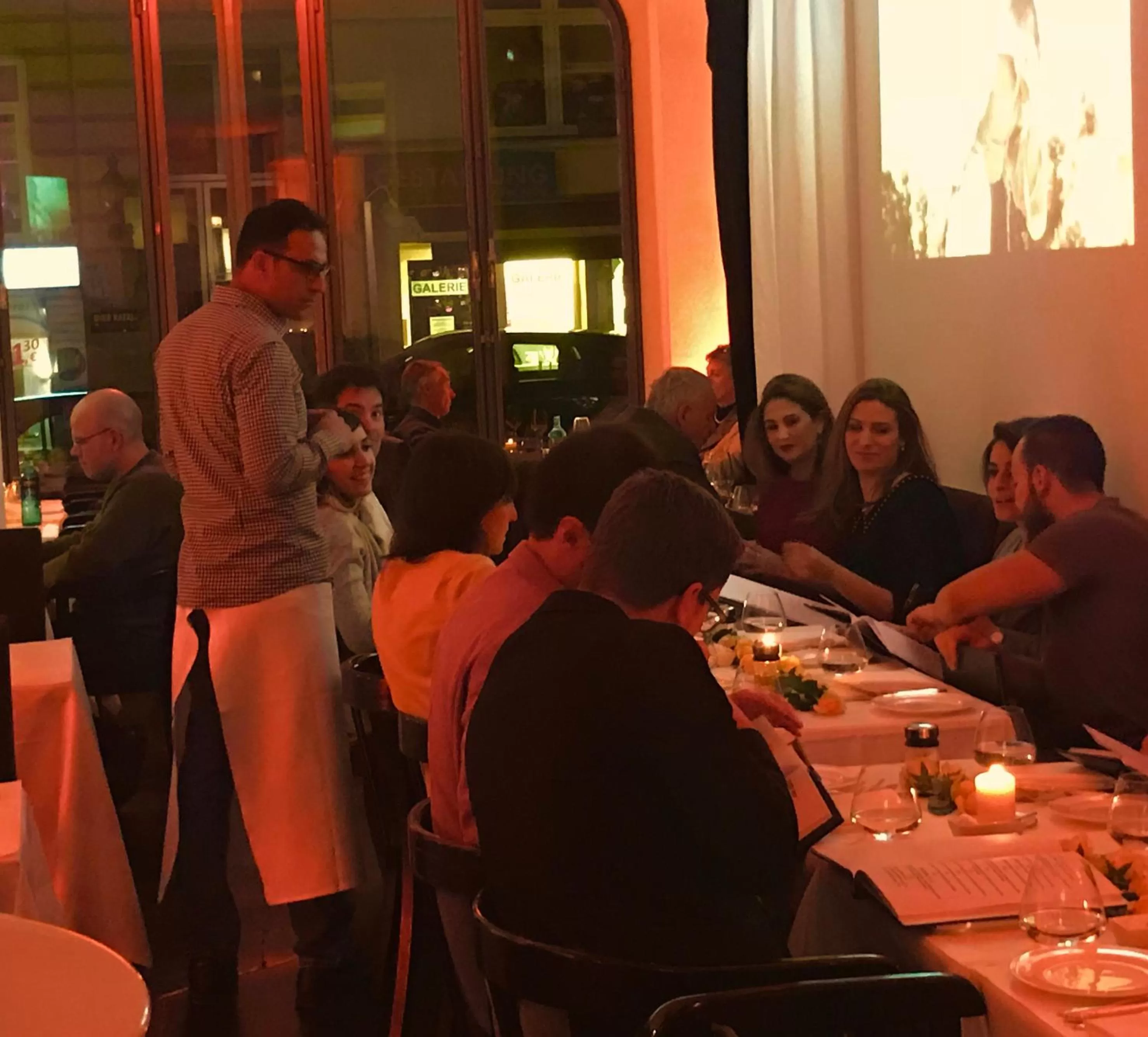 Restaurant/places to eat in Central Hotel bel étage