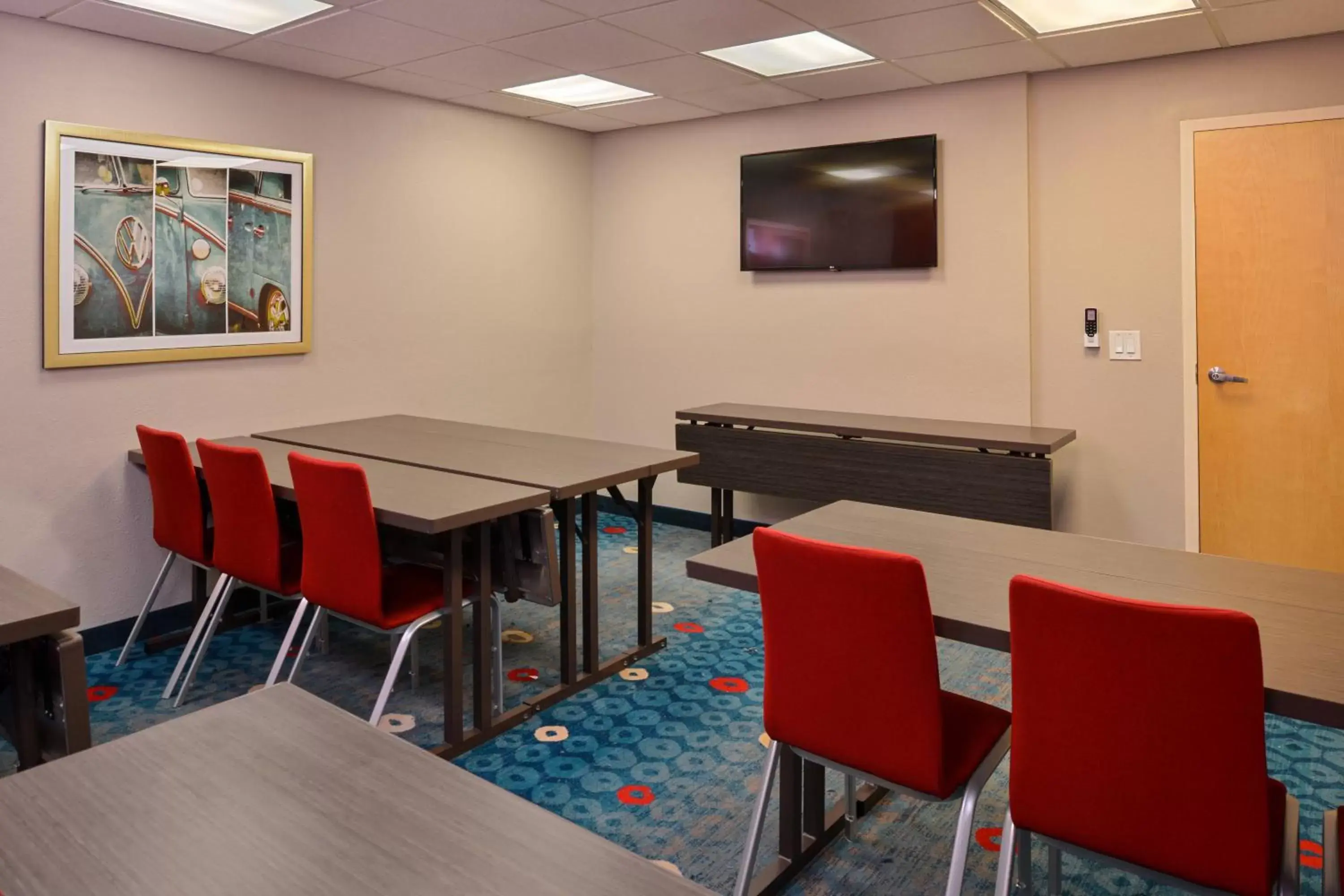 Meeting/conference room, Lounge/Bar in TownePlace Suites Wilmington Wrightsville Beach