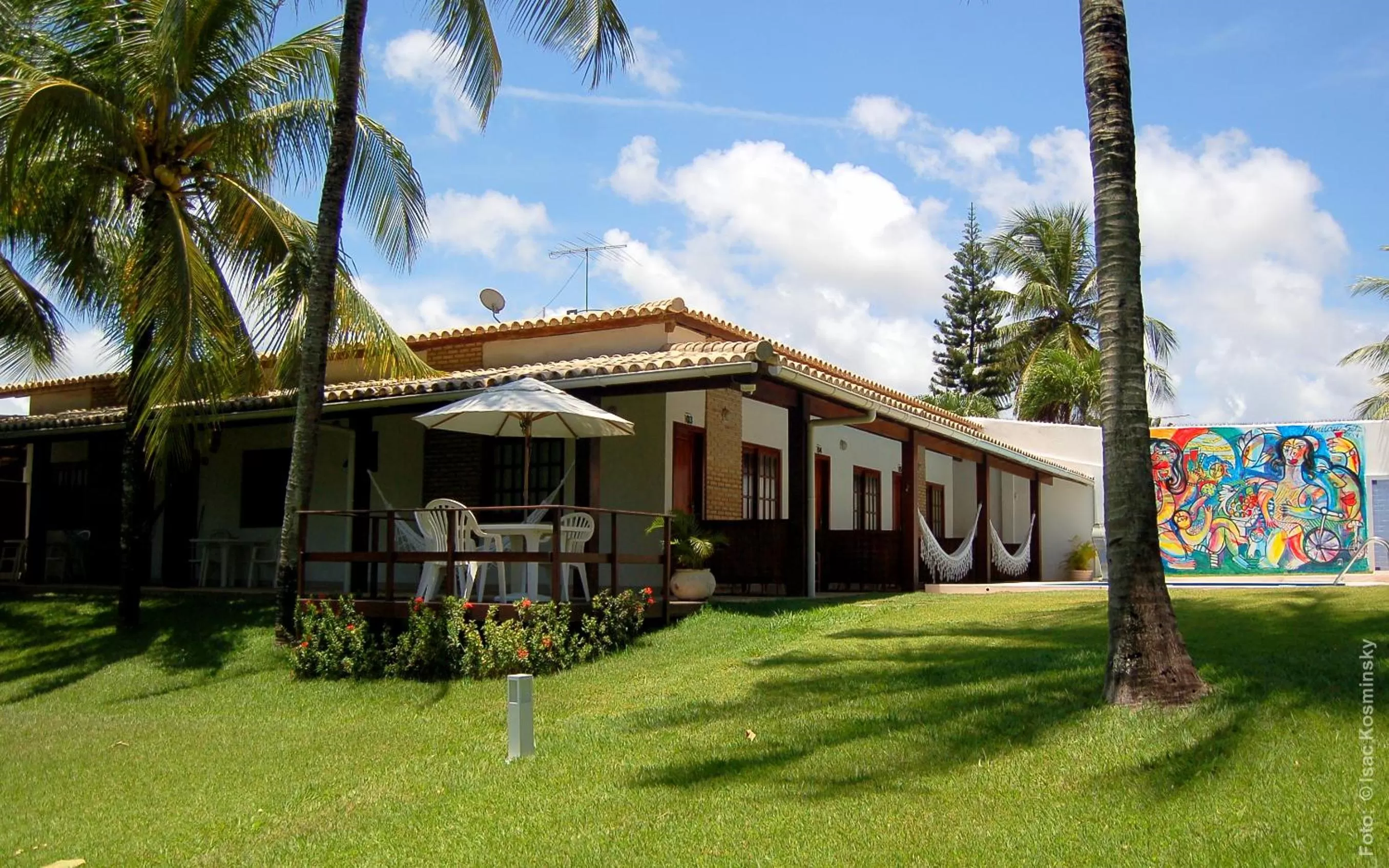 Property building in Hotel Pousada Salvador Paradise