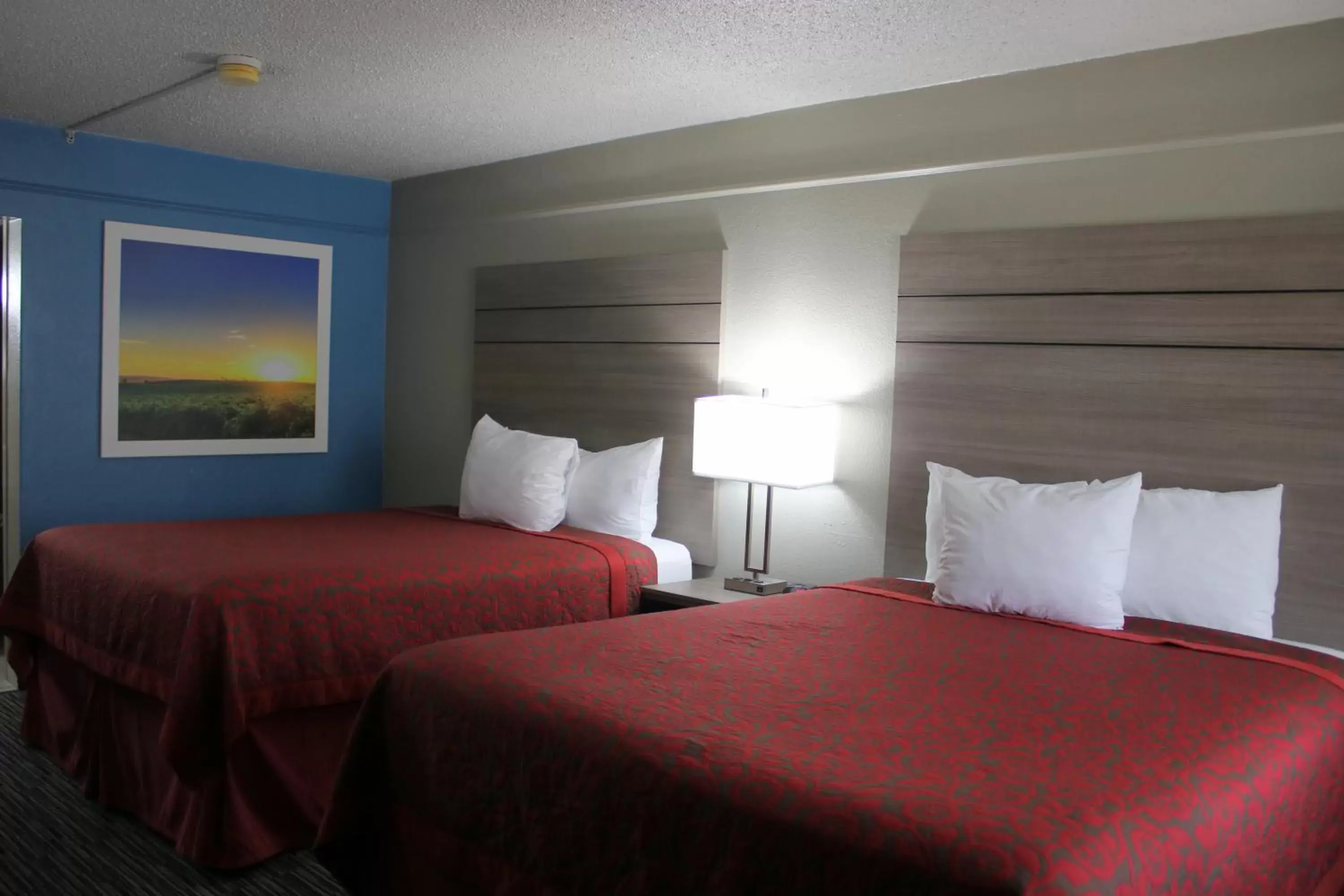 Queen Room with Two Queen Beds - Non-Smoking in Days Inn by Wyndham N.W. Medical Center