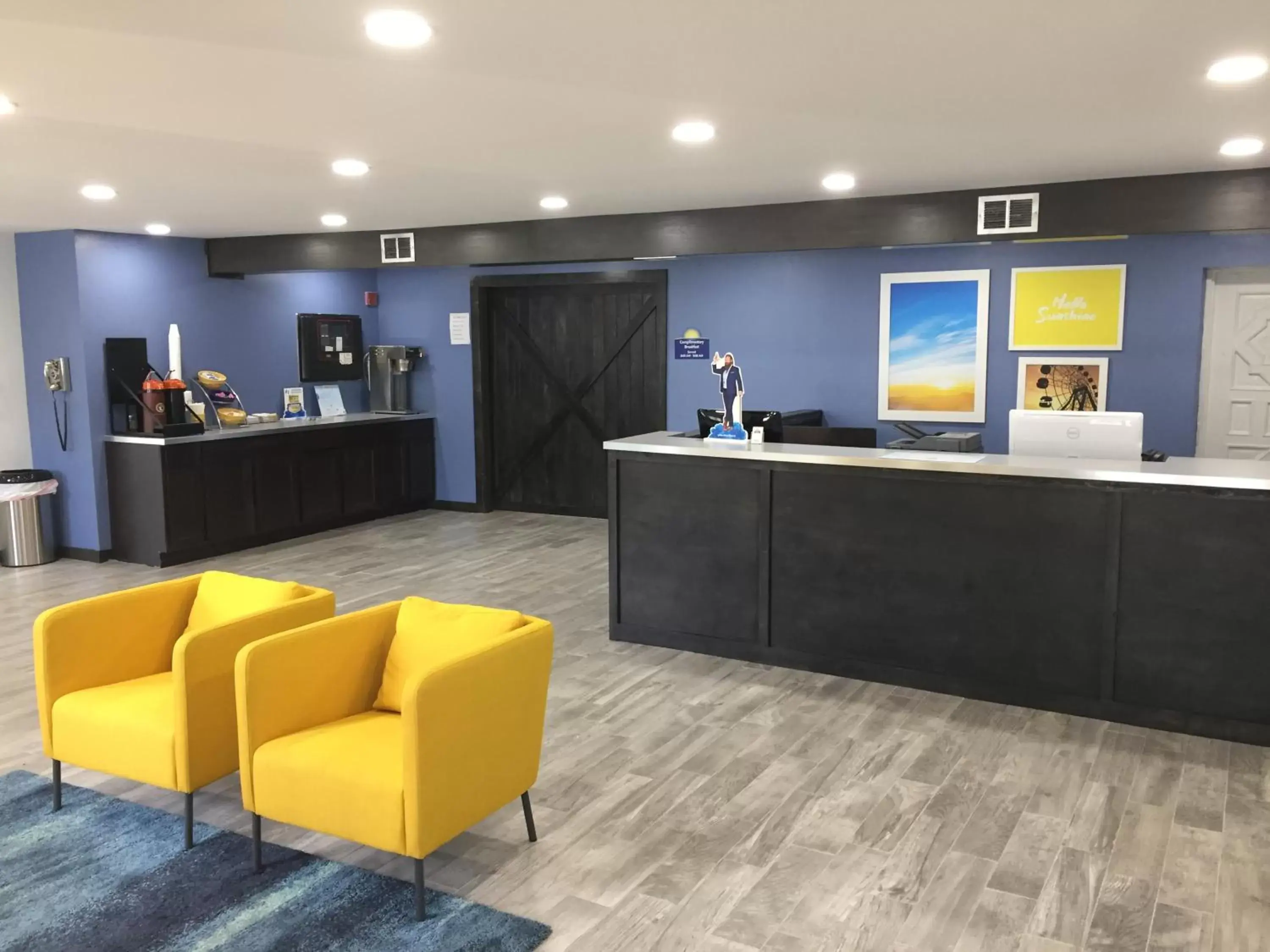 Lobby or reception, Lobby/Reception in Days Inn & Suites by Wyndham Cincinnati North