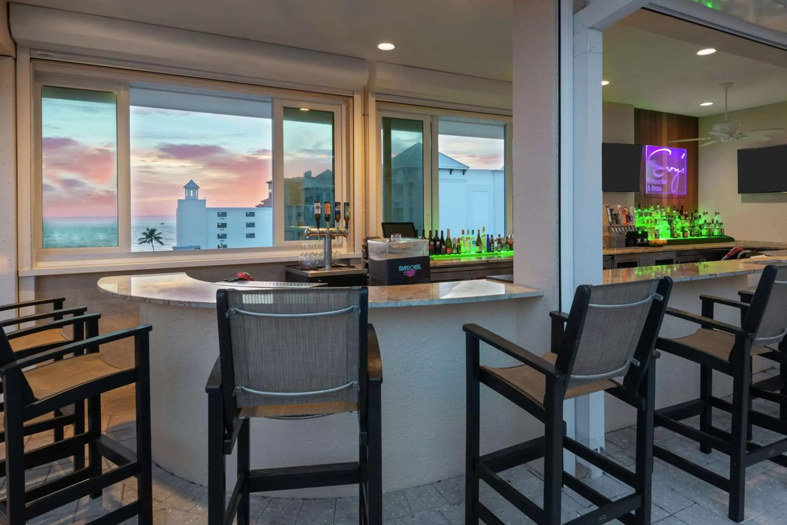 Lounge or bar in Hampton Inn and Suites Clearwater Beach Lounge or bar in Hampton Inn and Suites Clearwater Beach