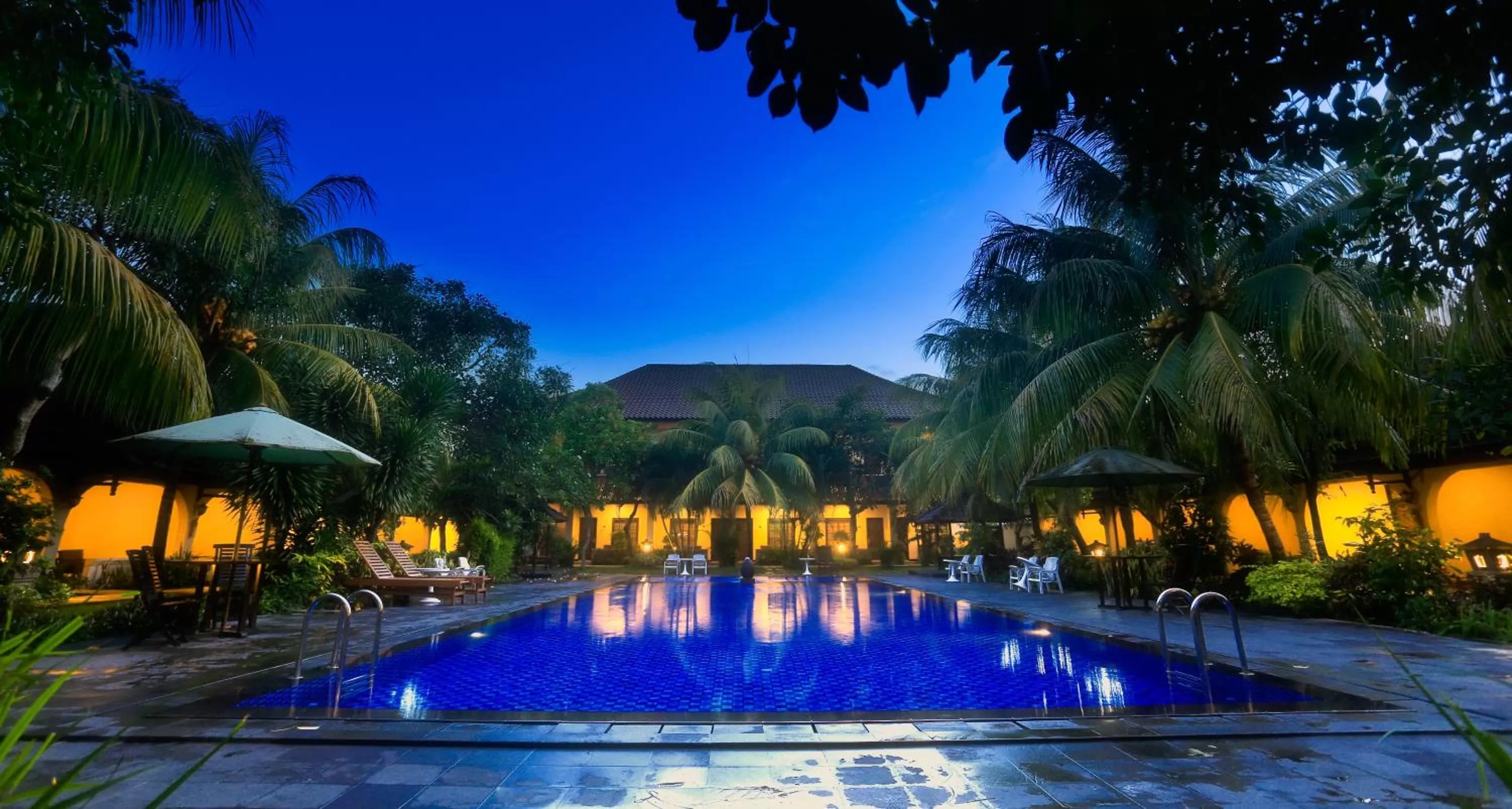 Swimming pool in Lombok Garden Hotel
