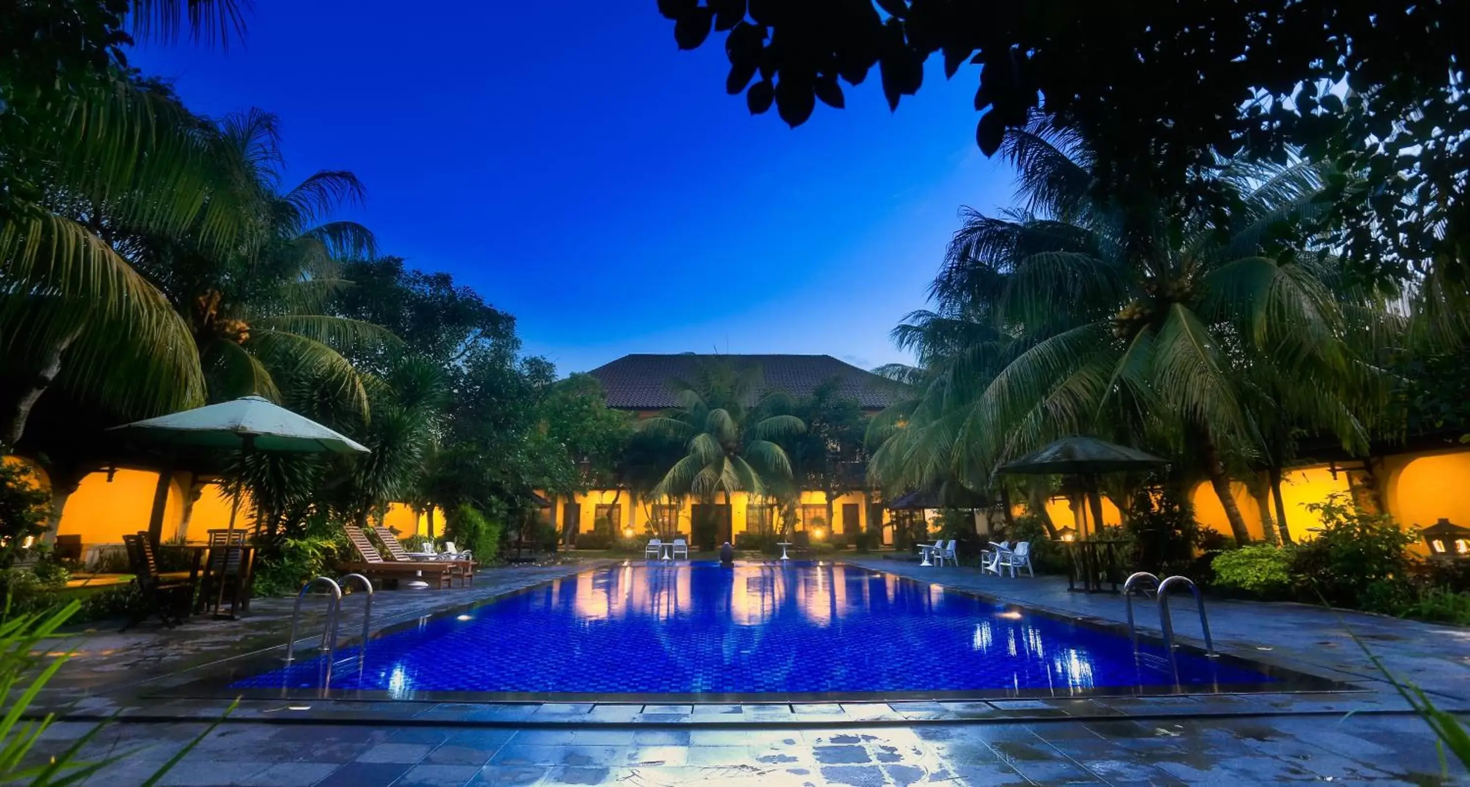 Swimming Pool in Lombok Garden Hotel