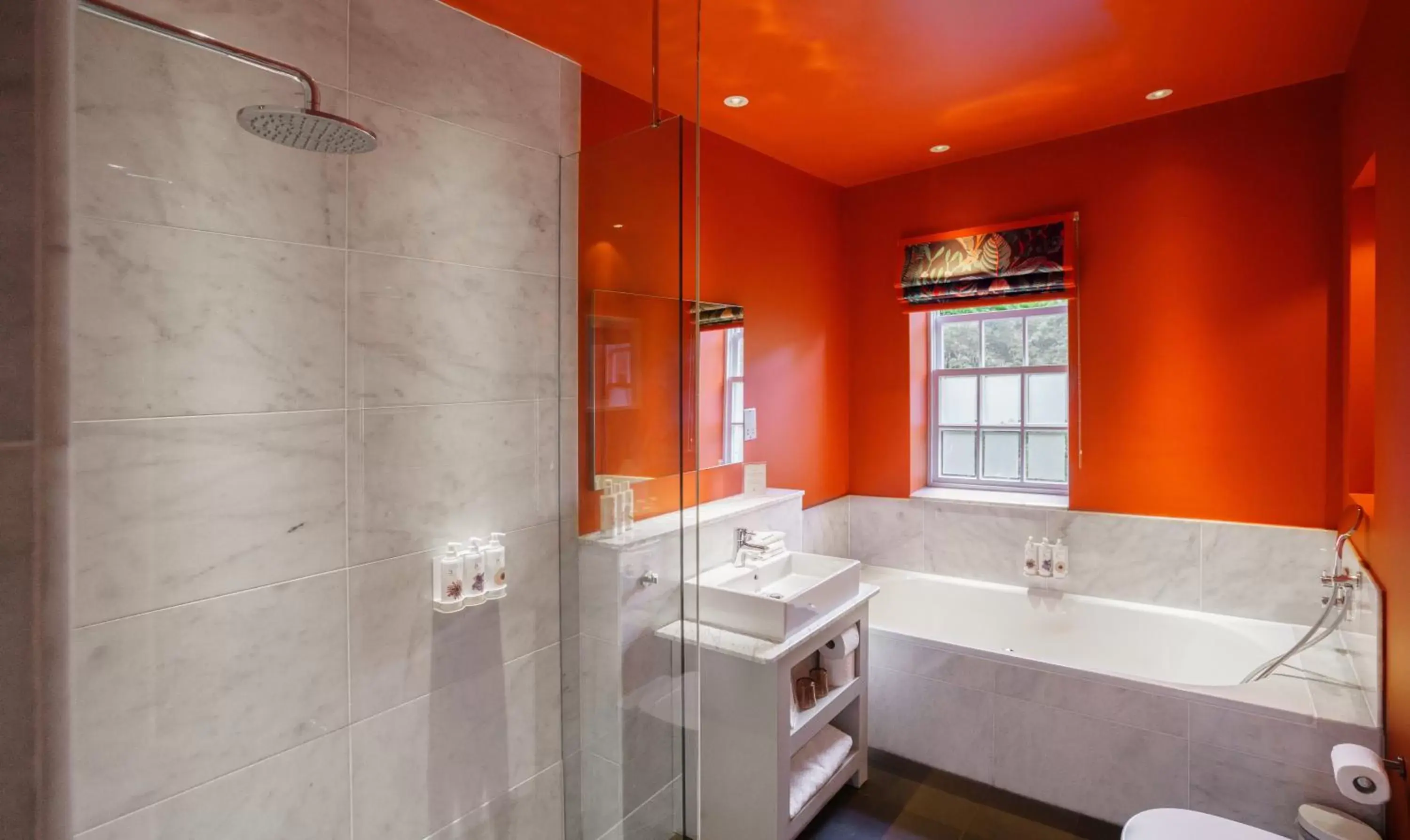 Bathroom in Penally Abbey Country House Hotel and Restaurant