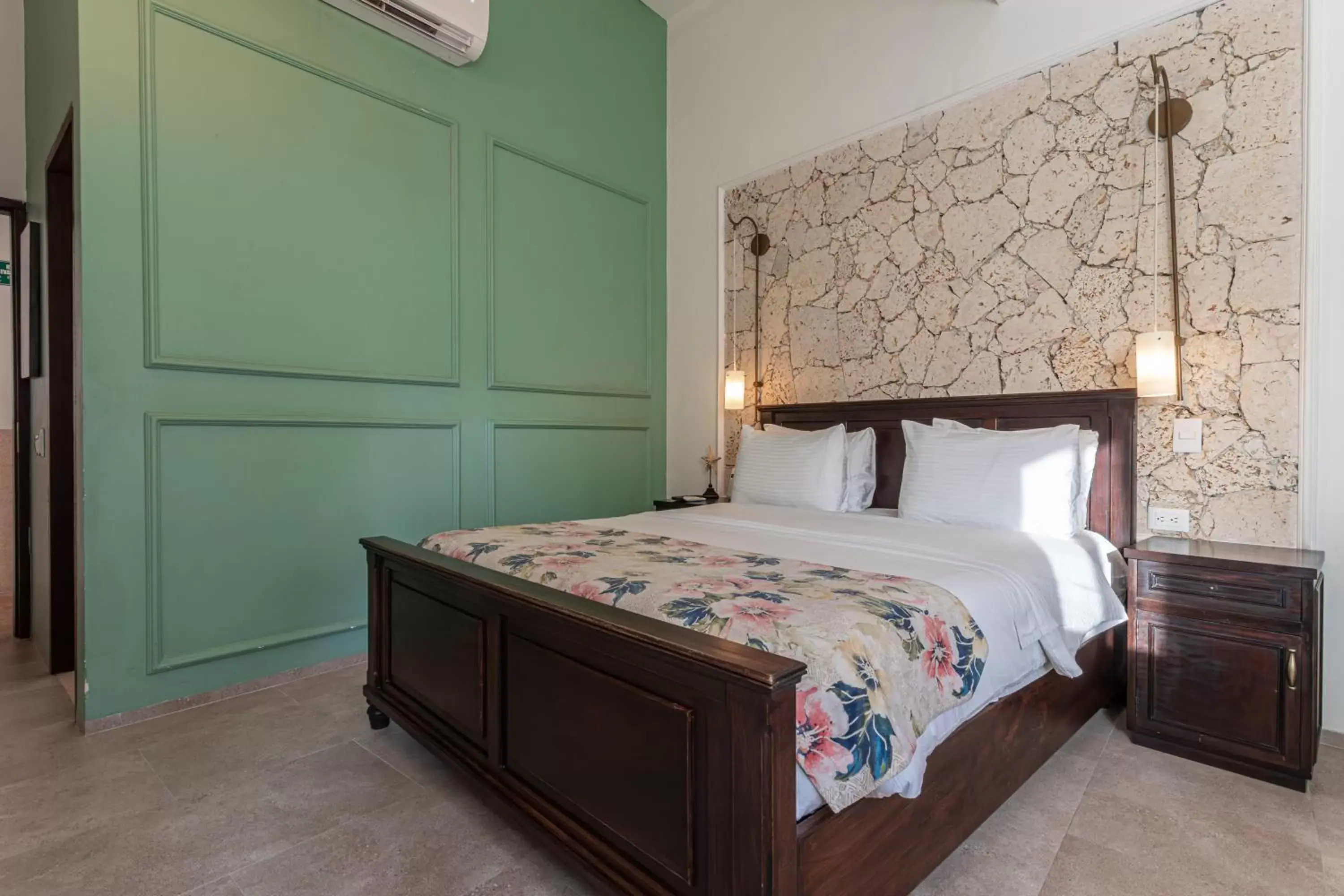 Bed in Soy Local Insignia Bed in Soy Local Insignia