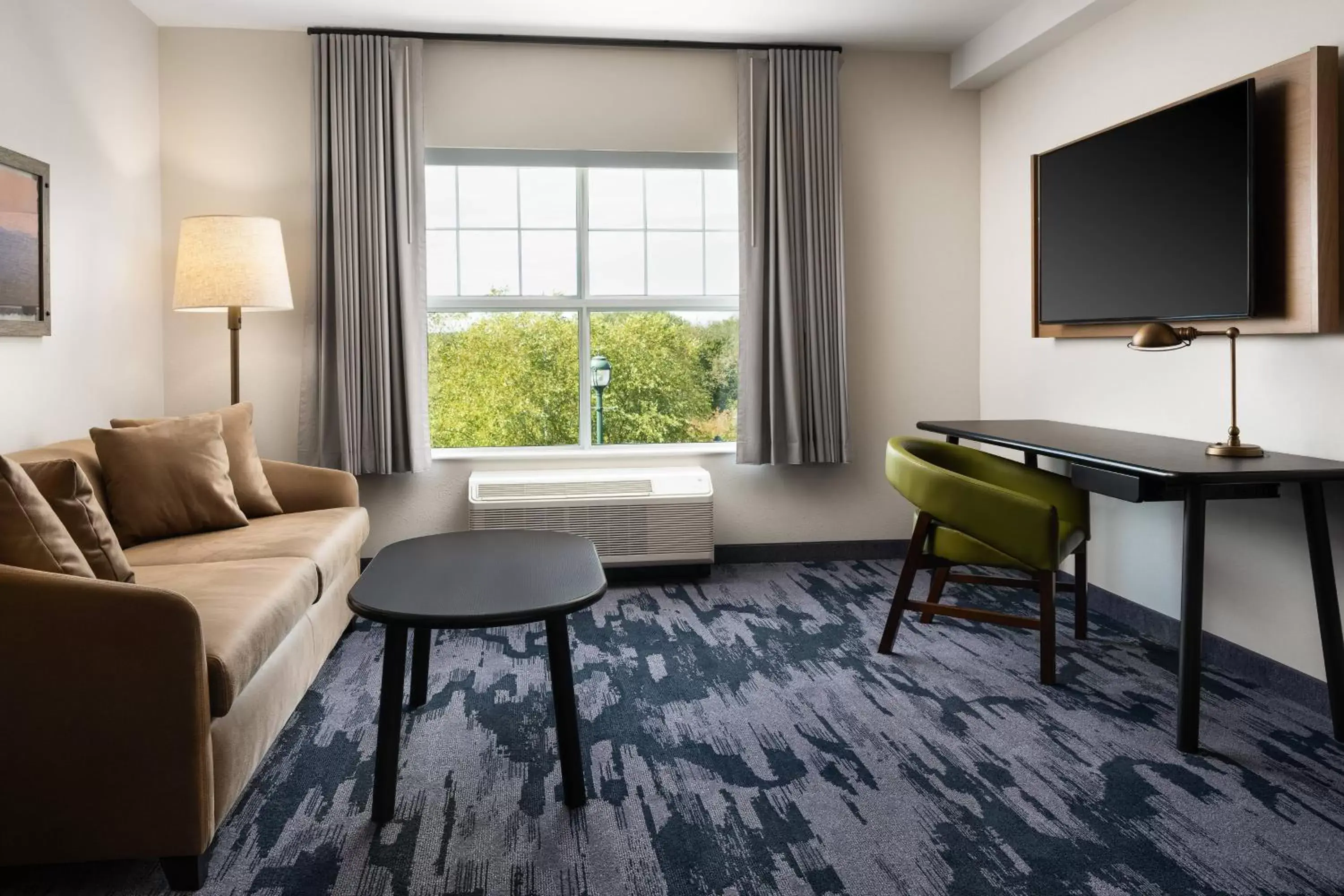 Living room, Seating Area in Fairfield Inn & Suites by Marriott South Kingstown Newport Area