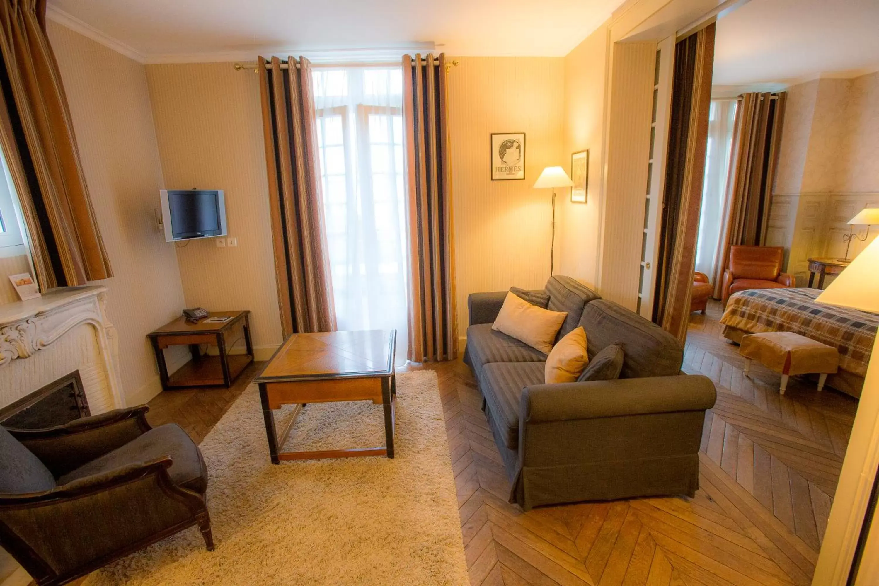 Bed, Seating Area in Villa Augeval Hôtel de charme & Spa