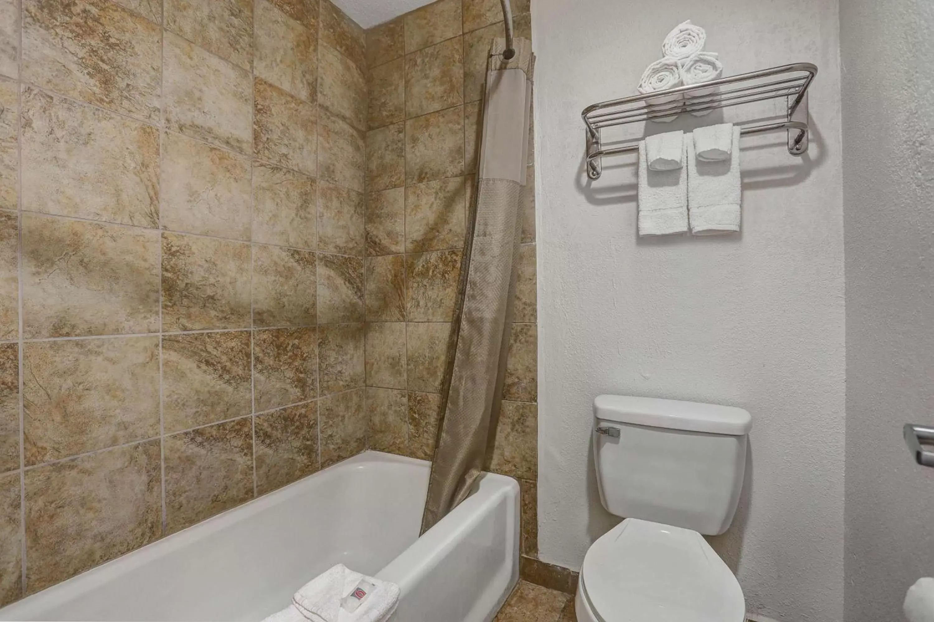 Bathroom in Motel 6-Clovis, NM