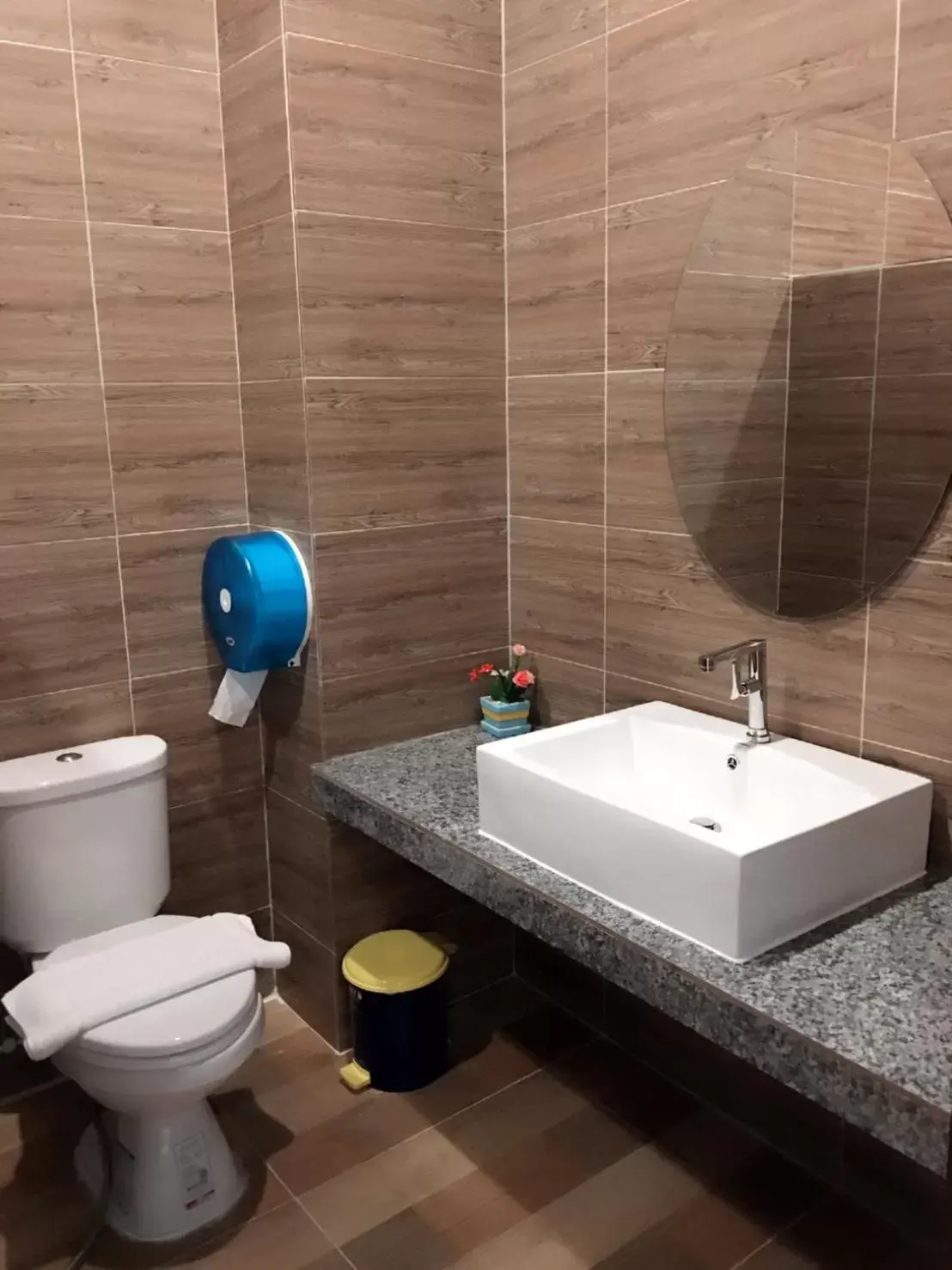 Toilet, Bathroom in Hugpua Hotel