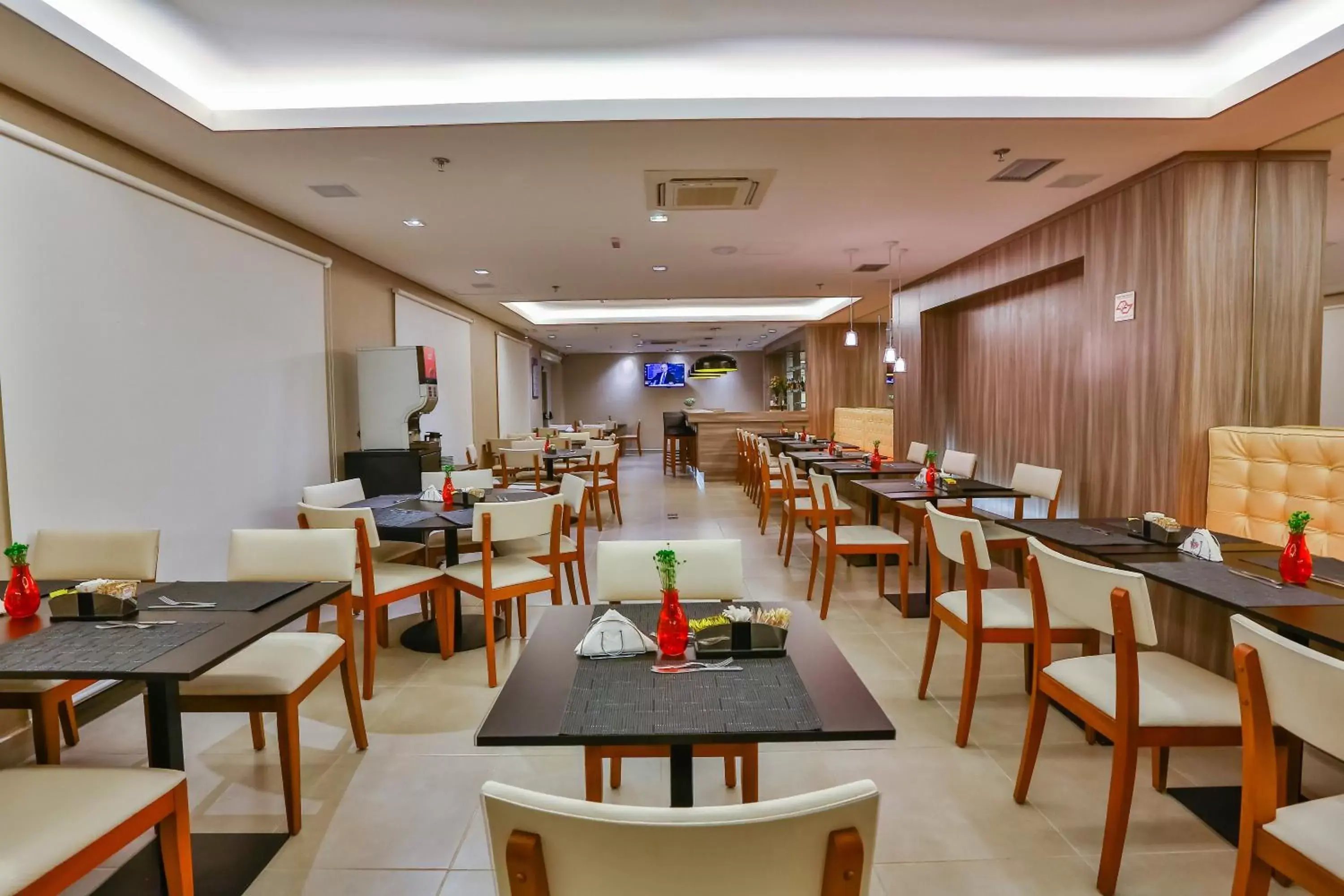 Restaurant/places to eat in Sleep Inn Aeroporto de Guarulhos - São Paulo Restaurant/places to eat in Sleep Inn Aeroporto de Guarulhos - São Paulo