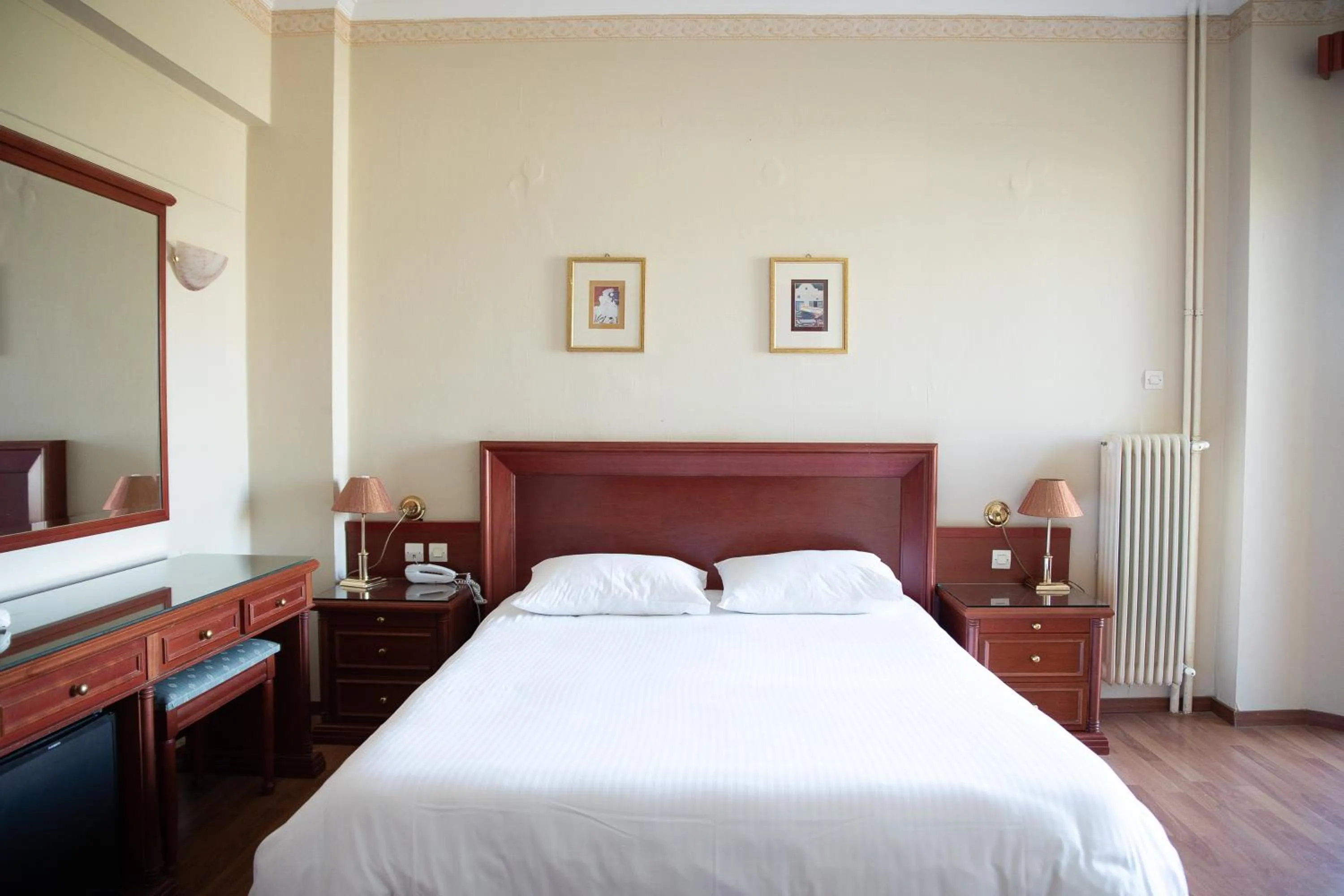 Bed in Tzaki hotel & restaurant Patras