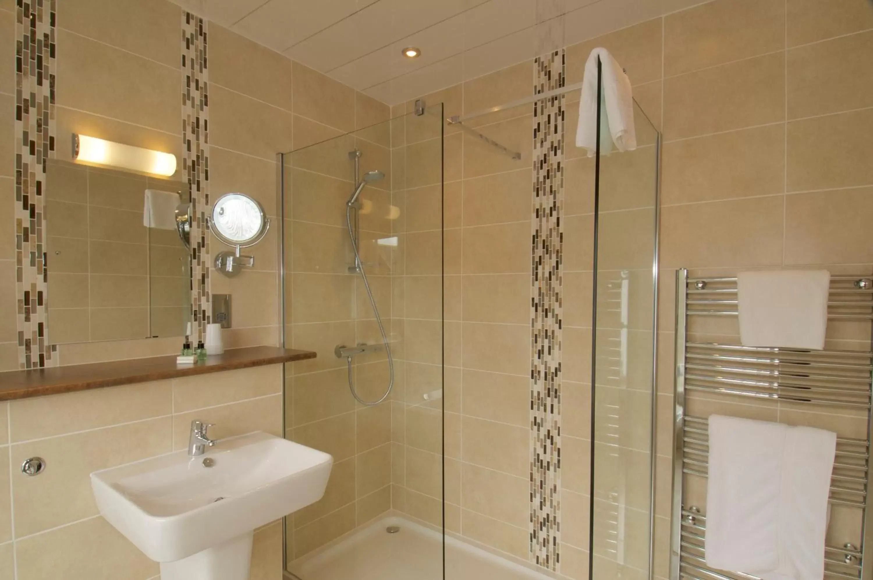 Shower, Bathroom in Cove Bay Hotel