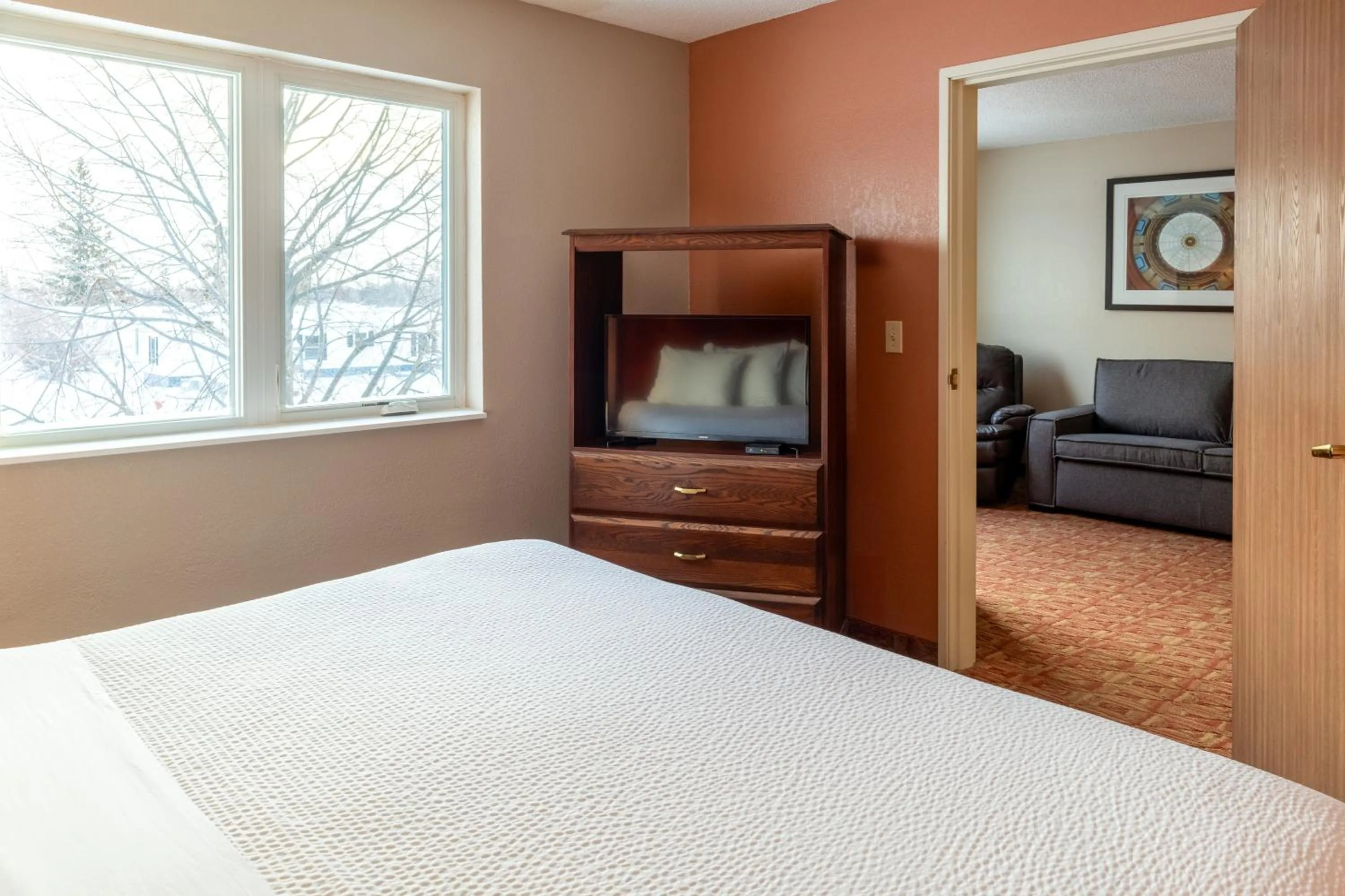 Executive King Suite with Sofa Bed in Norland Inn & Suites Roseau