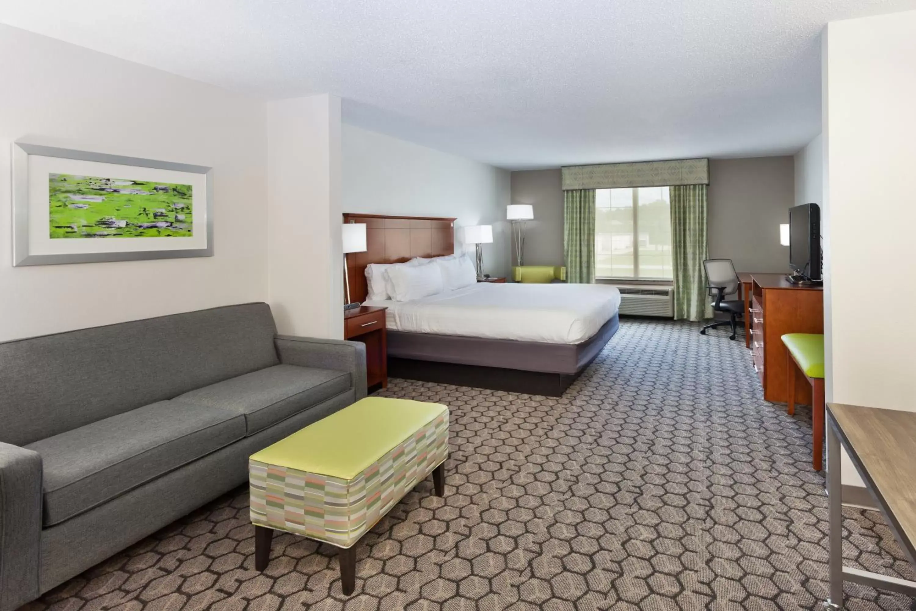 Photo of the whole room, Bed in Holiday Inn Express Phenix City-Fort Benning by IHG Photo of the whole room, Bed in Holiday Inn Express Phenix City-Fort Benning by IHG