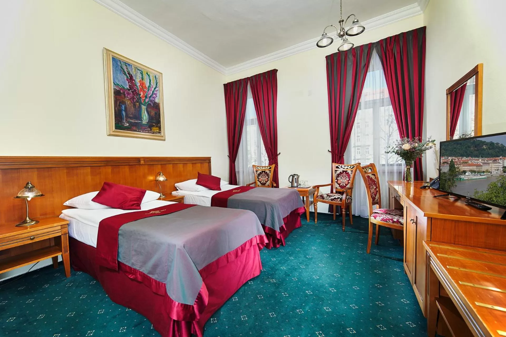 Bedroom, Bed in Green Garden Hotel