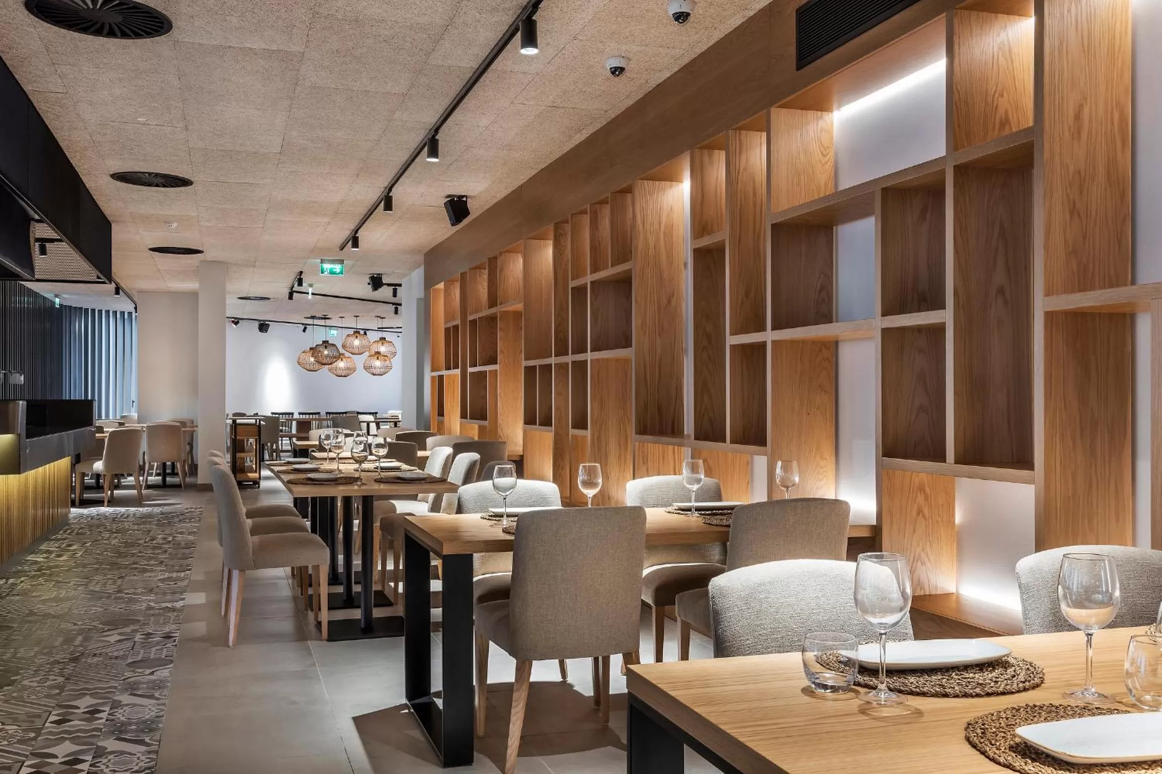 Restaurant/places to eat in The Patio Suite Hotel