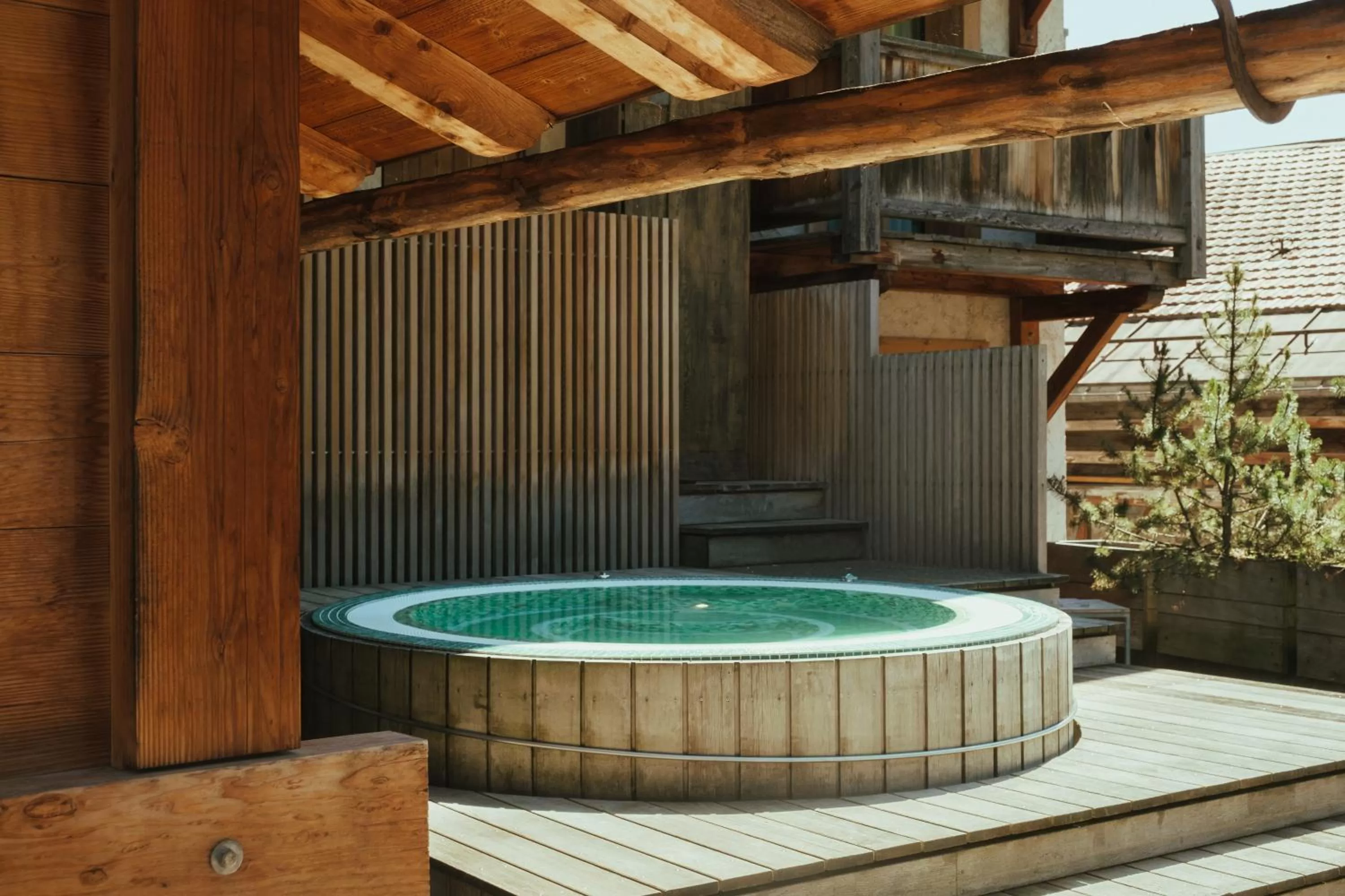 Hot Tub in Best Western Chalet les Saytels
