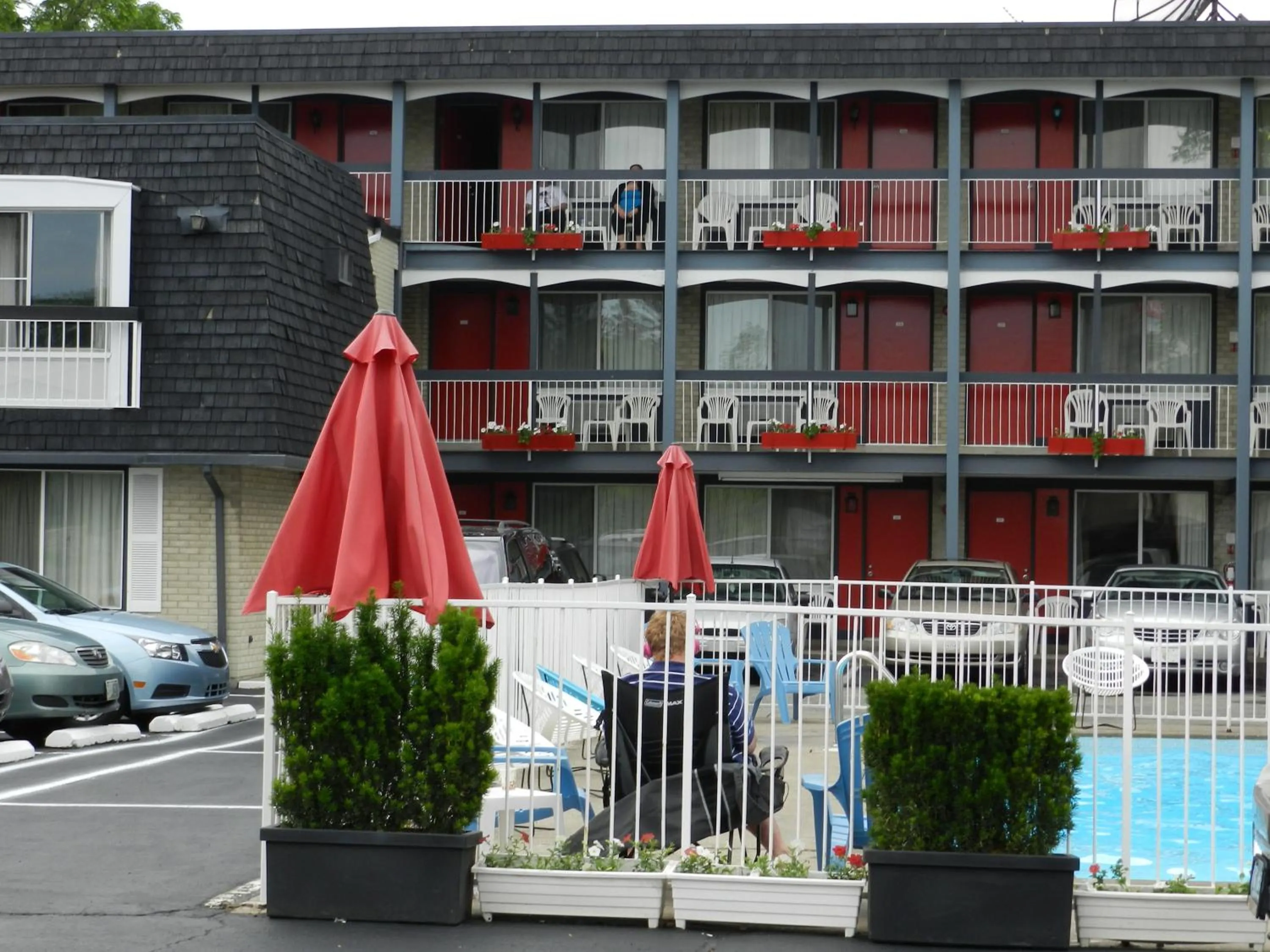 Facade/entrance in Kings Inn Near the Falls