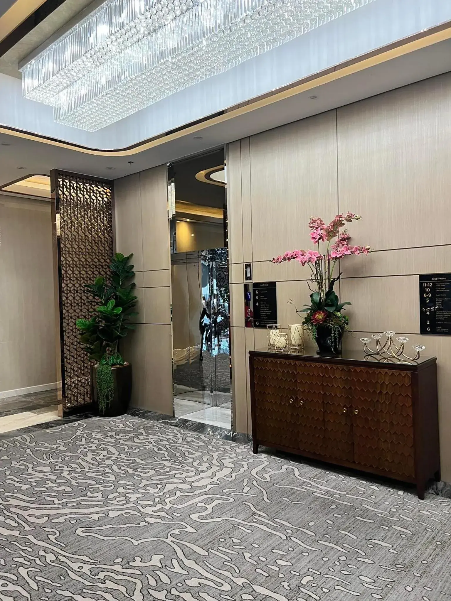 Lobby or reception in Best Western Plus Metro Clark