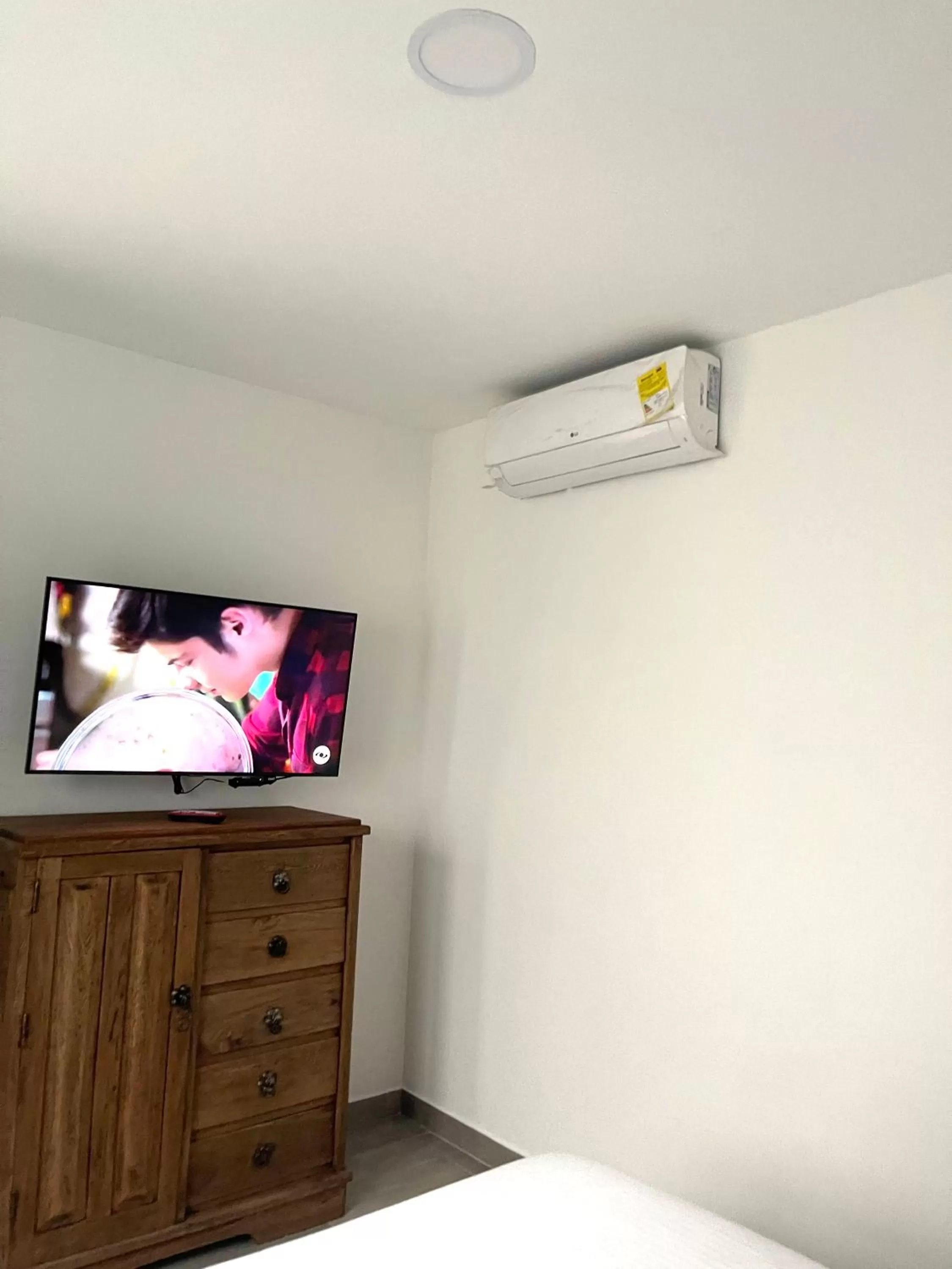 TV and multimedia, Bed in Hotel Pajara Pinta