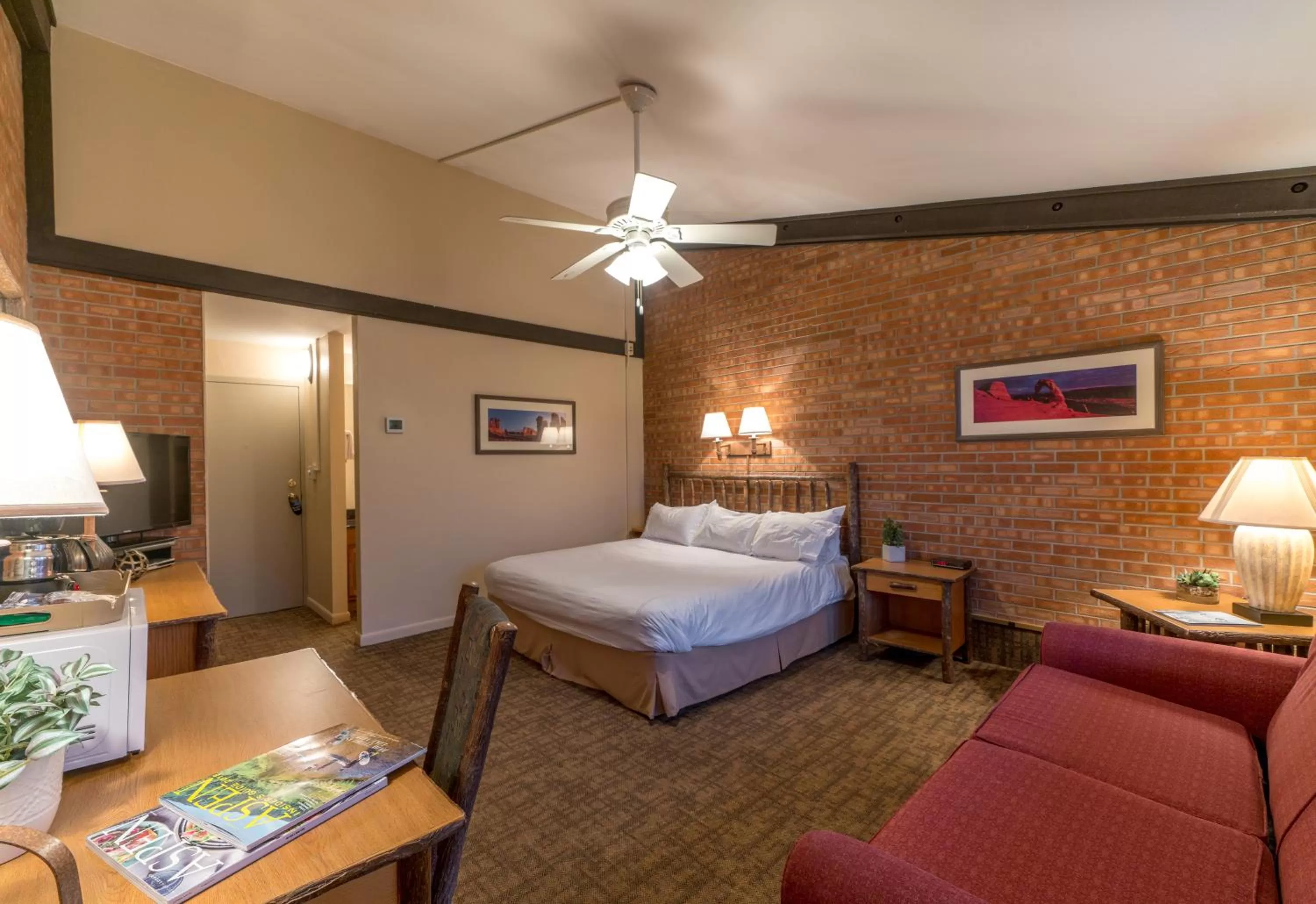 Photo of the whole room, Bed in Mountain Chalet Snowmass