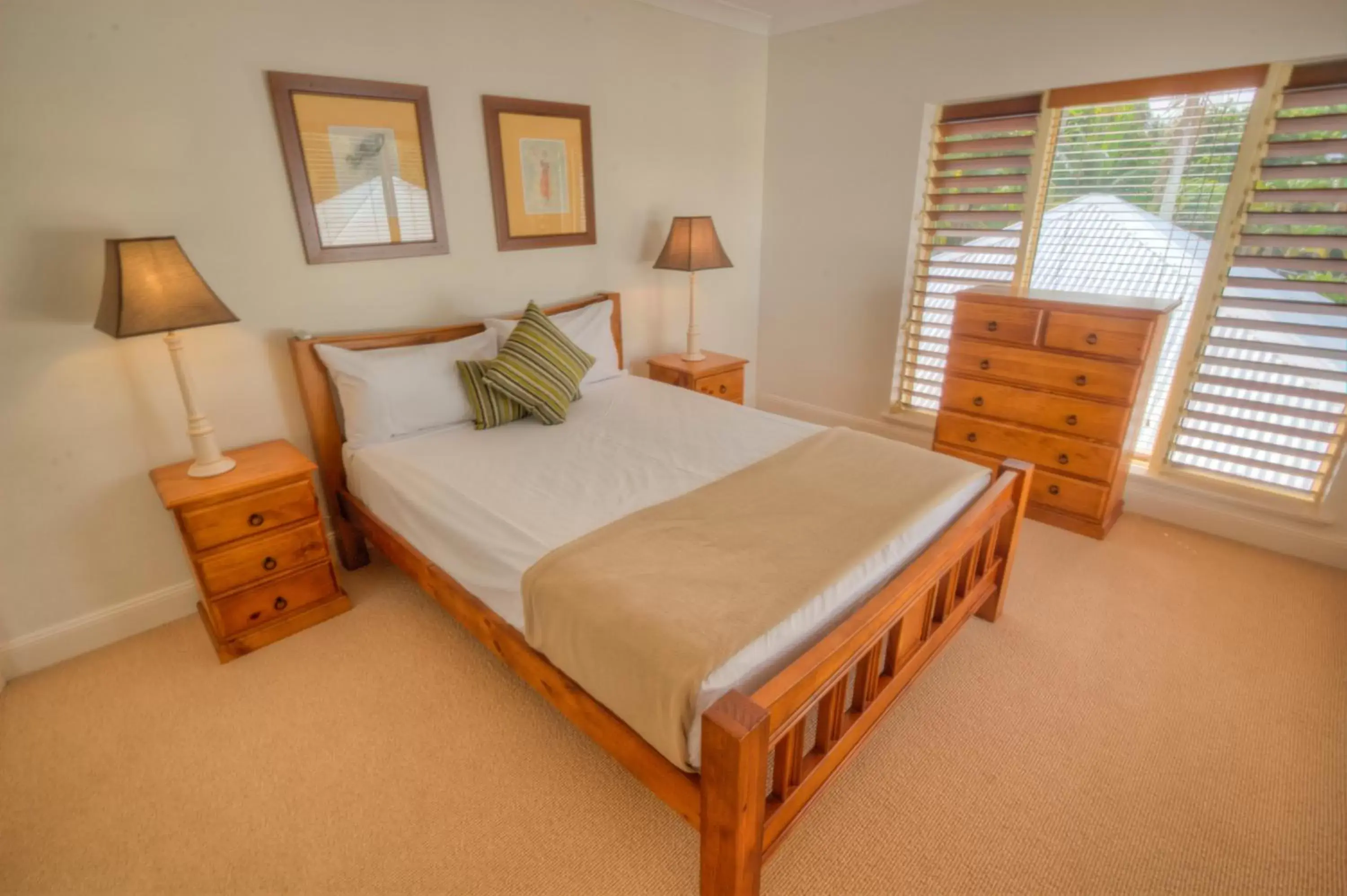 Bed in Paradise Links Resort Port Douglas