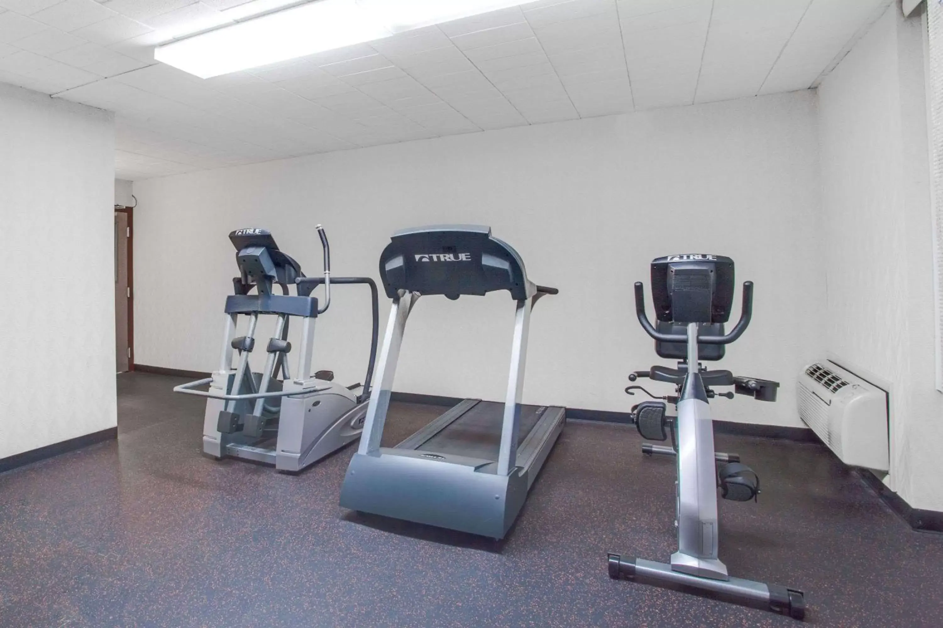 Fitness centre/facilities, Fitness Center/Facilities in Days Inn by Wyndham Liberty