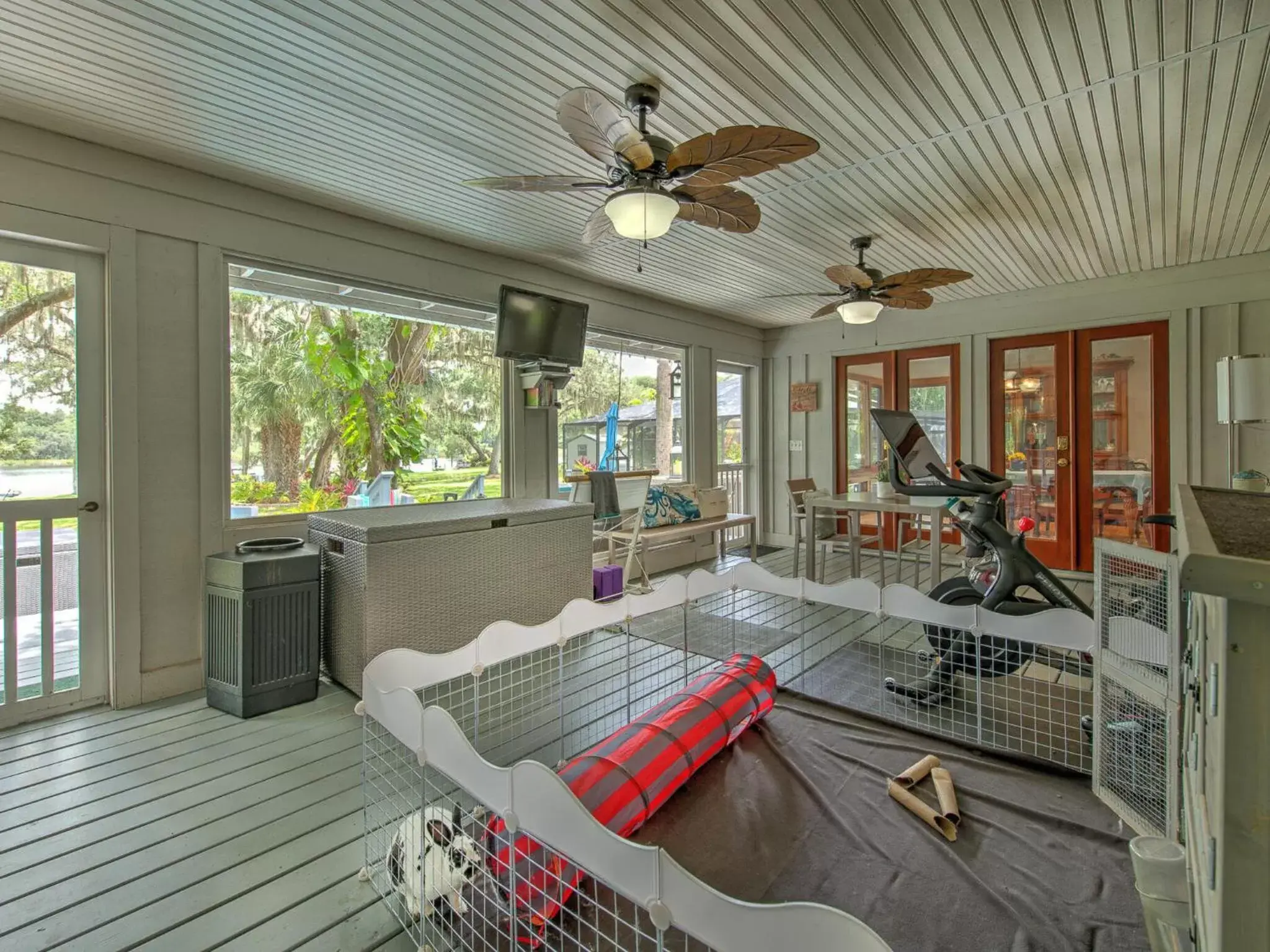 Patio in Riverbend Retreat - Fla.